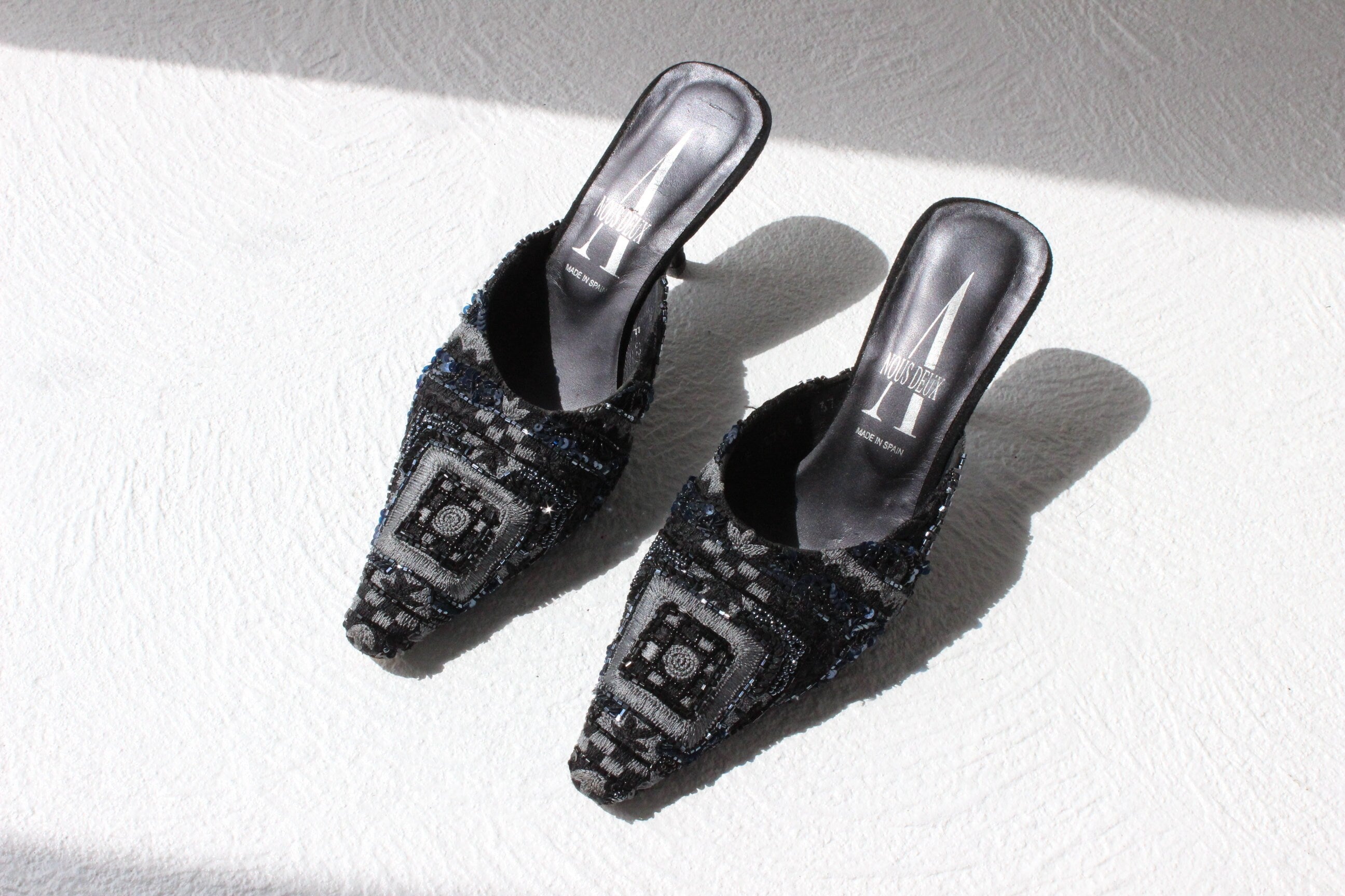 Y2K Spanish Beaded & Sequin Pointed Toe Kitten Heel Mules ~ Euro 38