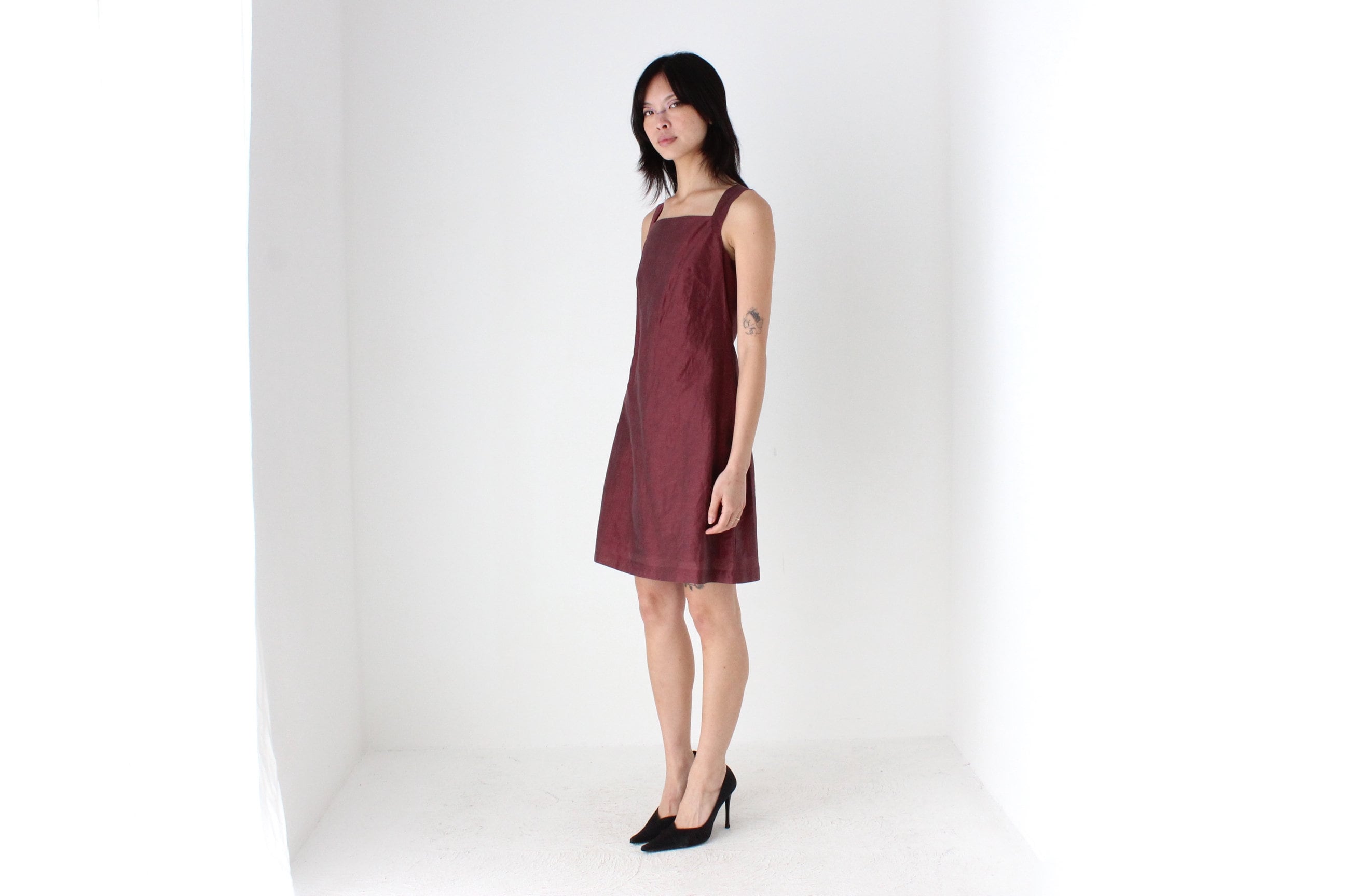 90s Minimal Square Neck Burgundy Crinkle Shift Dress