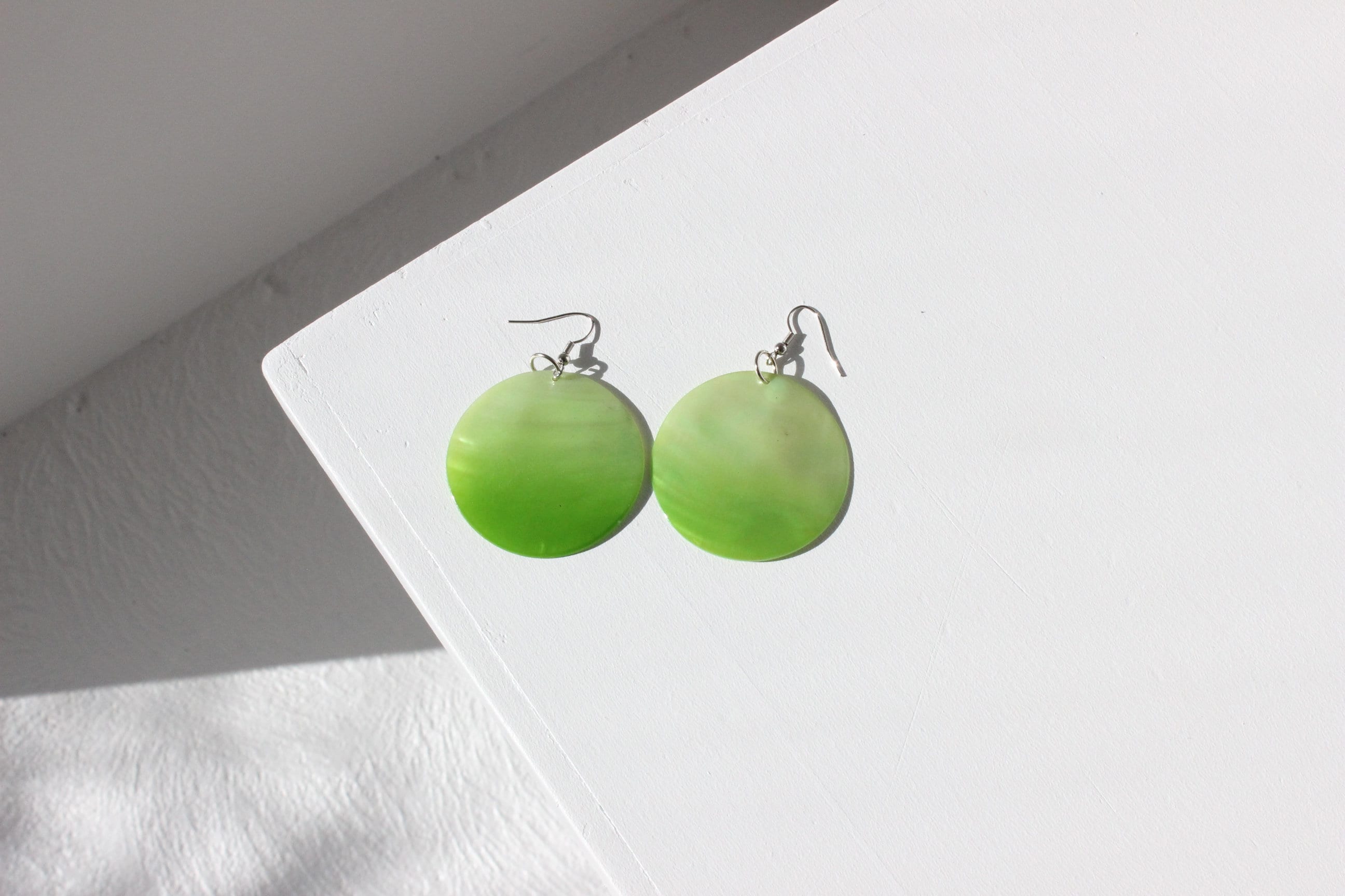 Y2K Capiz Shell Lime Green Circular Dangly Earrings