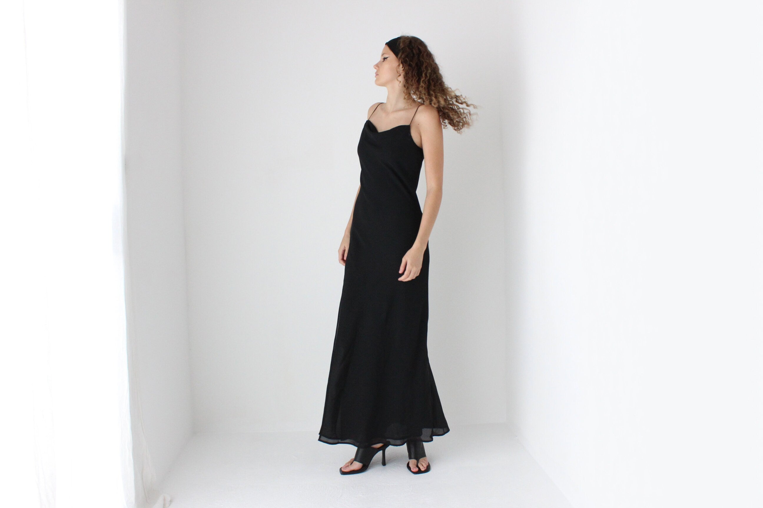 90s Femme Fatale Spaghetti Strap Cocktail Gown