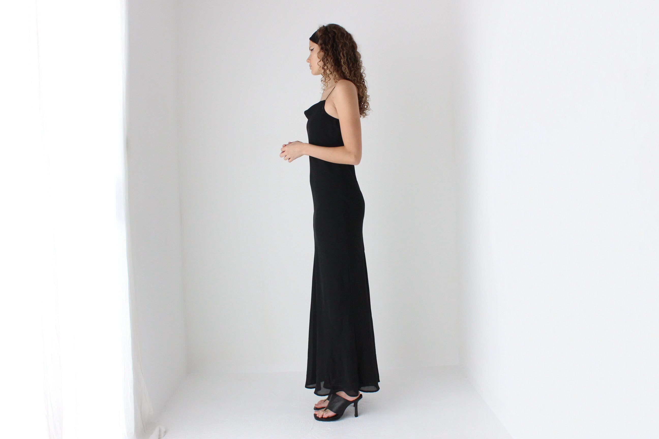 90s Femme Fatale Spaghetti Strap Cocktail Gown