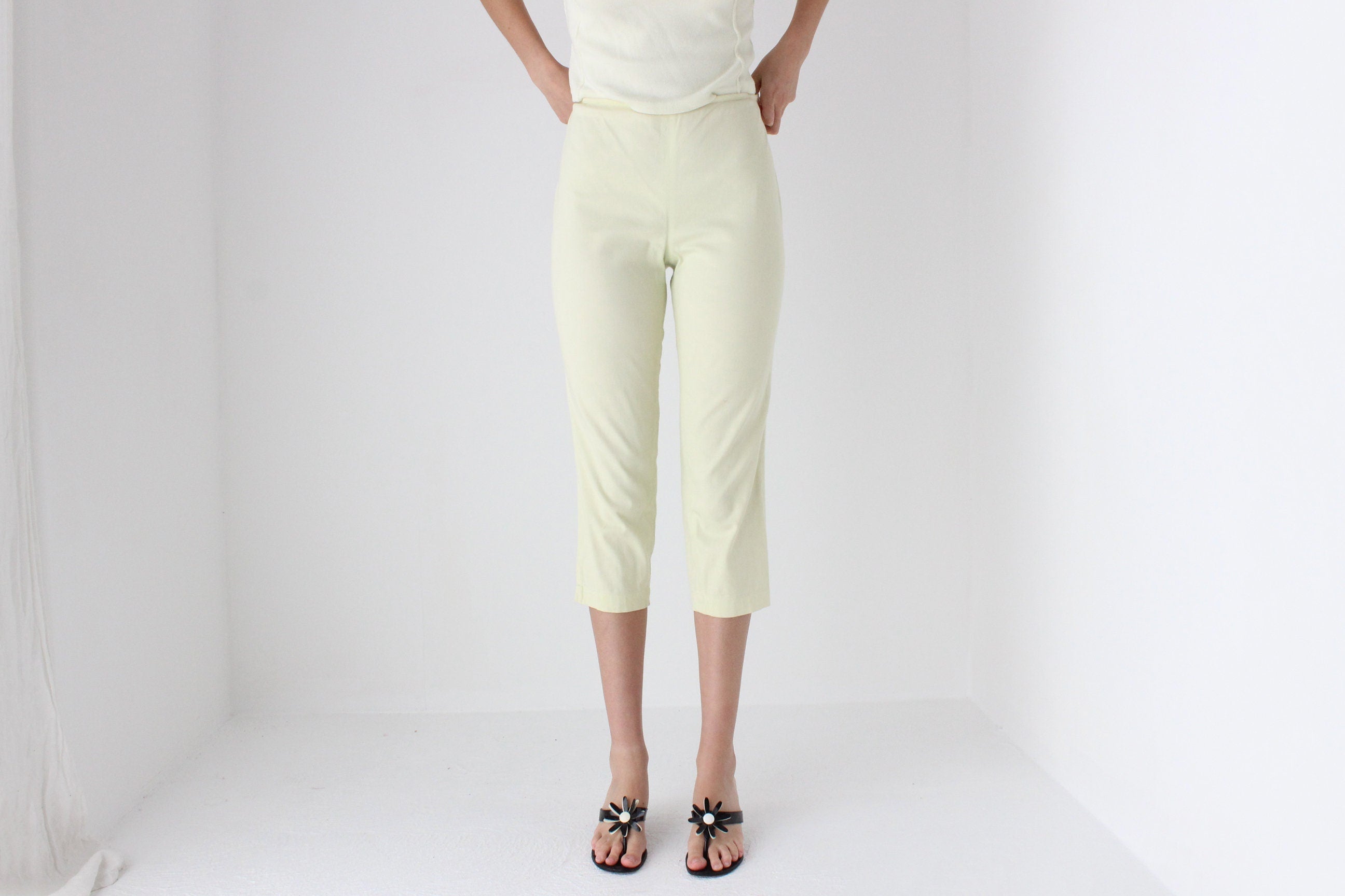 90s Pastel Yellow Capri Pants