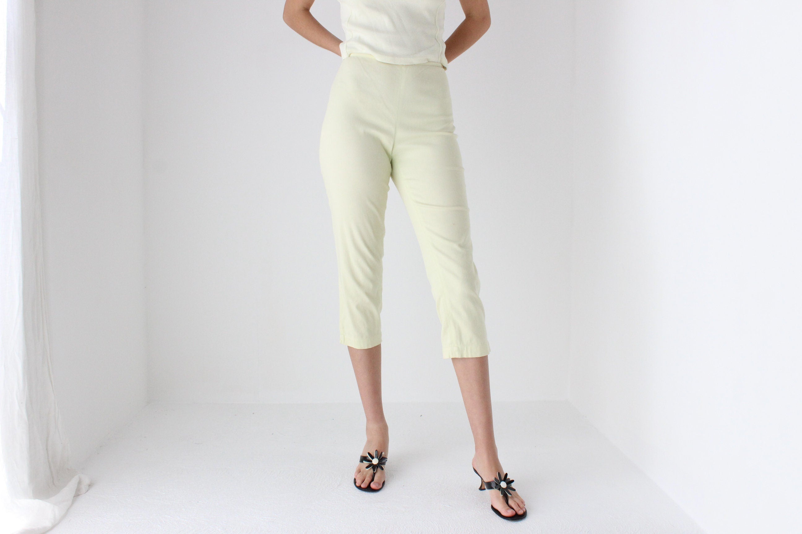 90s Pastel Yellow Capri Pants