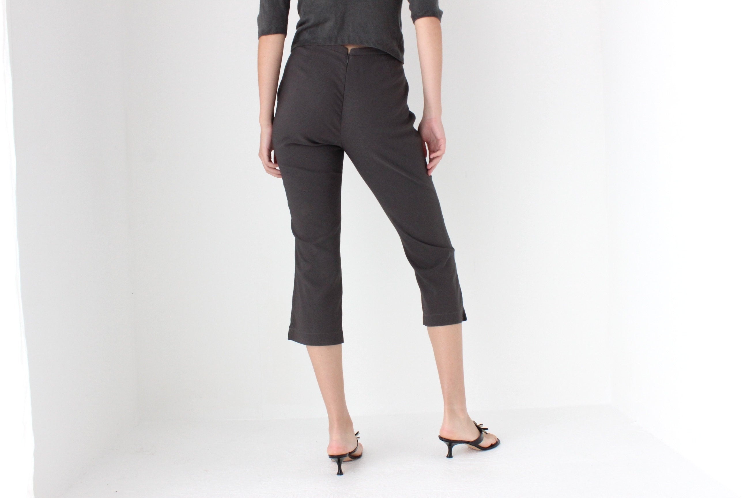 90s JAG Minimal Grey Capri Pants