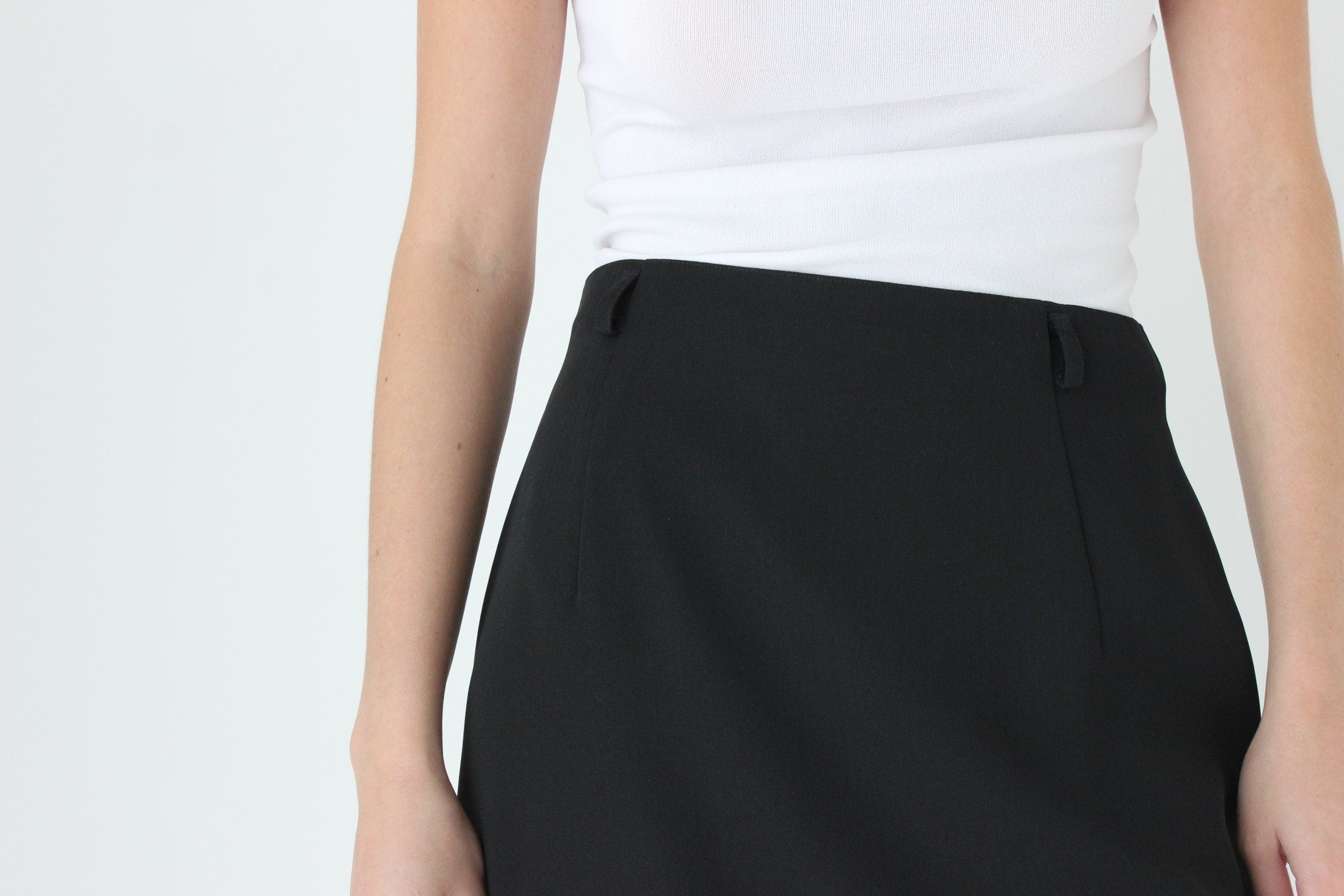 90s Minimal Crepe Mini Skirt
