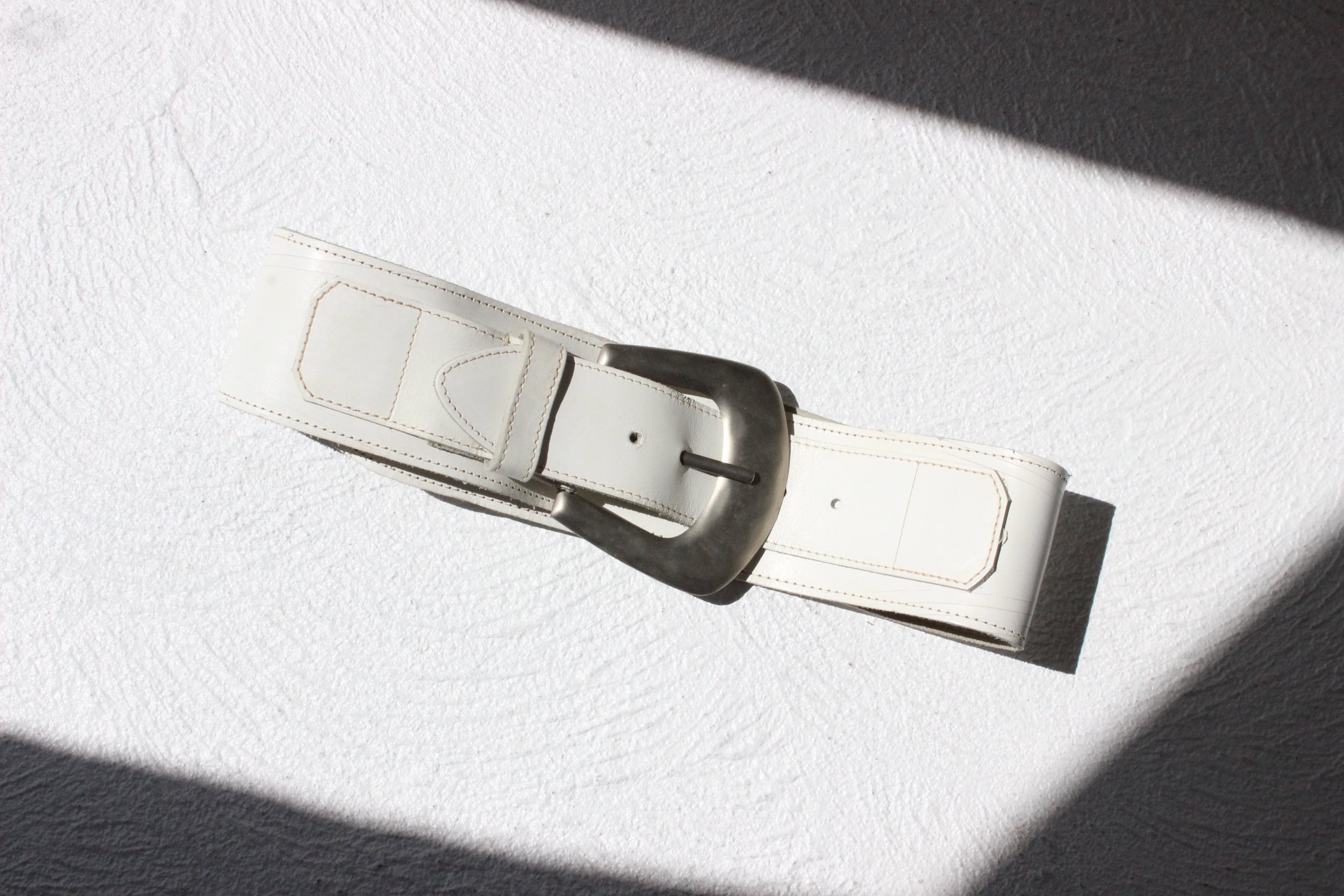 80s White Leather Belt w/ Oversized Silver Buckle