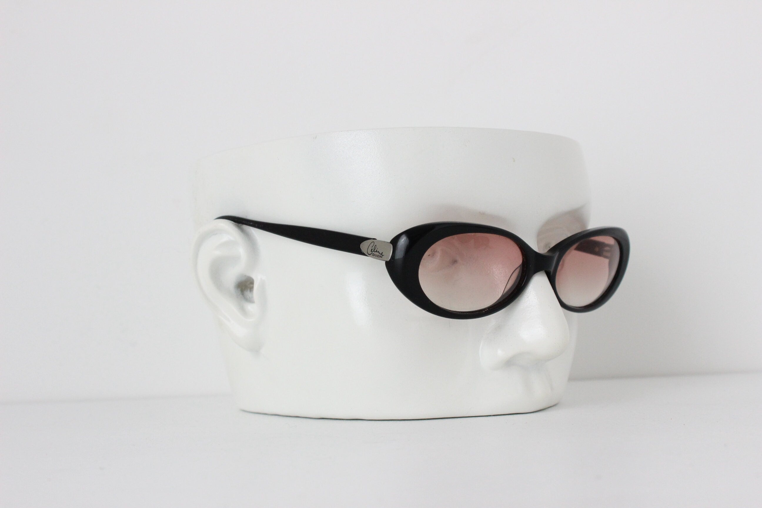 90s 'Celine Dion Eyes' Oval Sunglasses