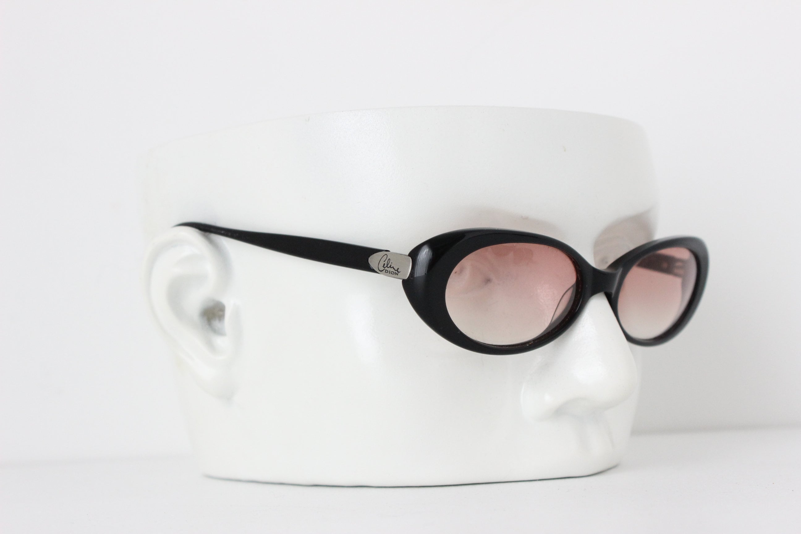 90s 'Celine Dion Eyes' Oval Sunglasses