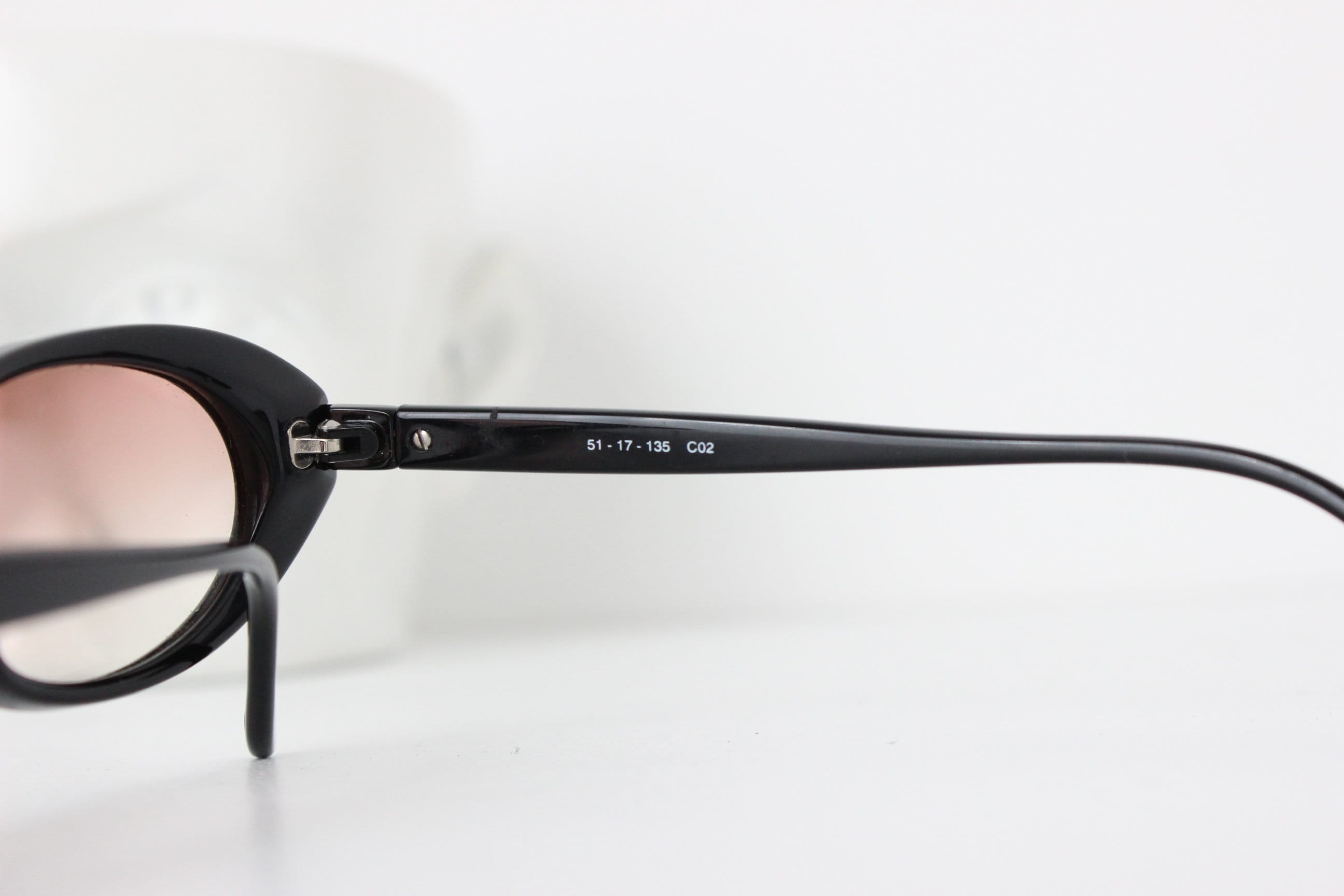 90s 'Celine Dion Eyes' Oval Sunglasses