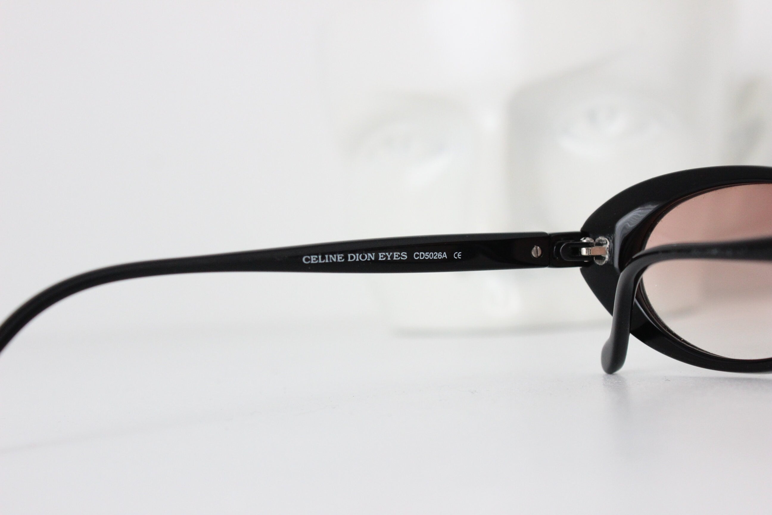 90s 'Celine Dion Eyes' Oval Sunglasses