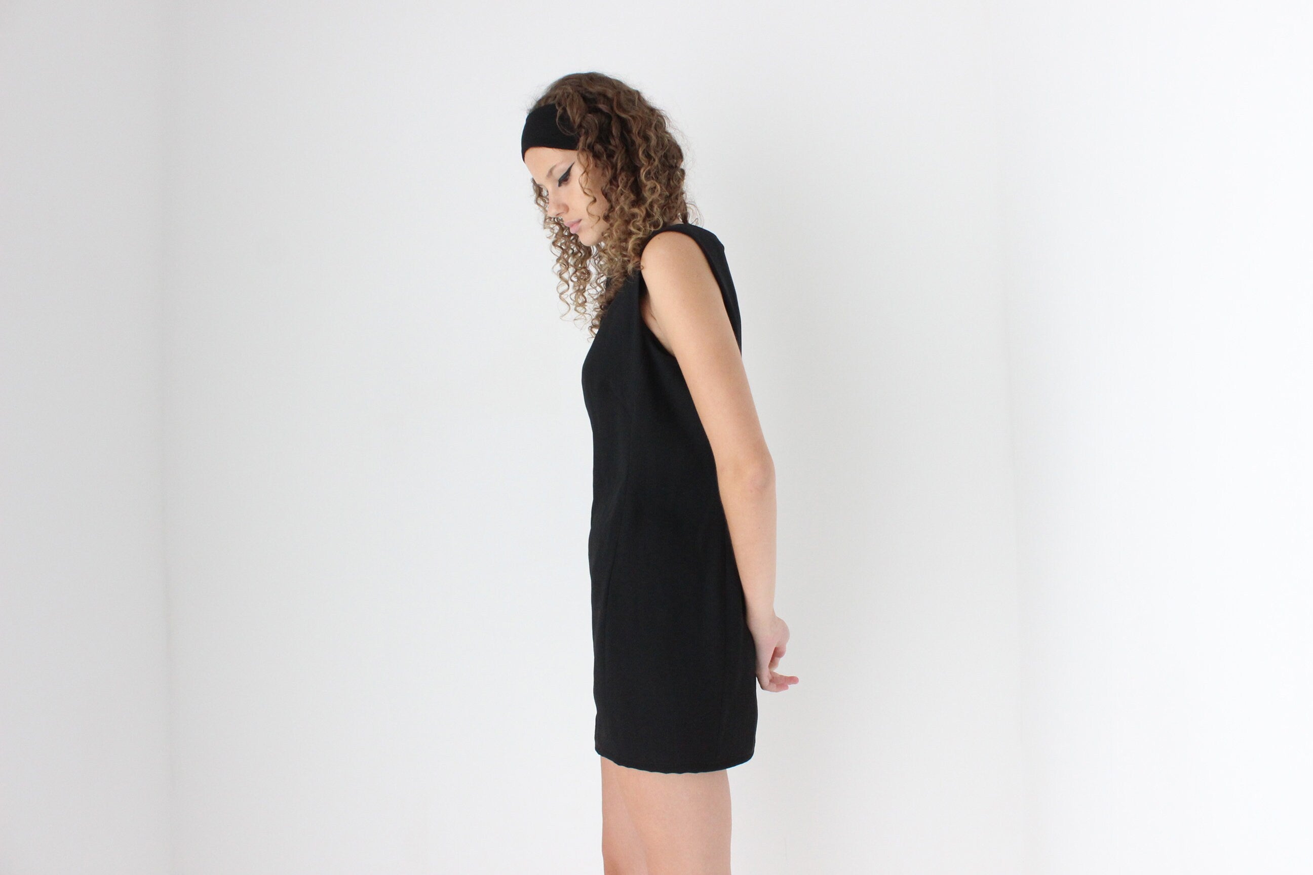 90s Simple & Chic Black Crepe Shift