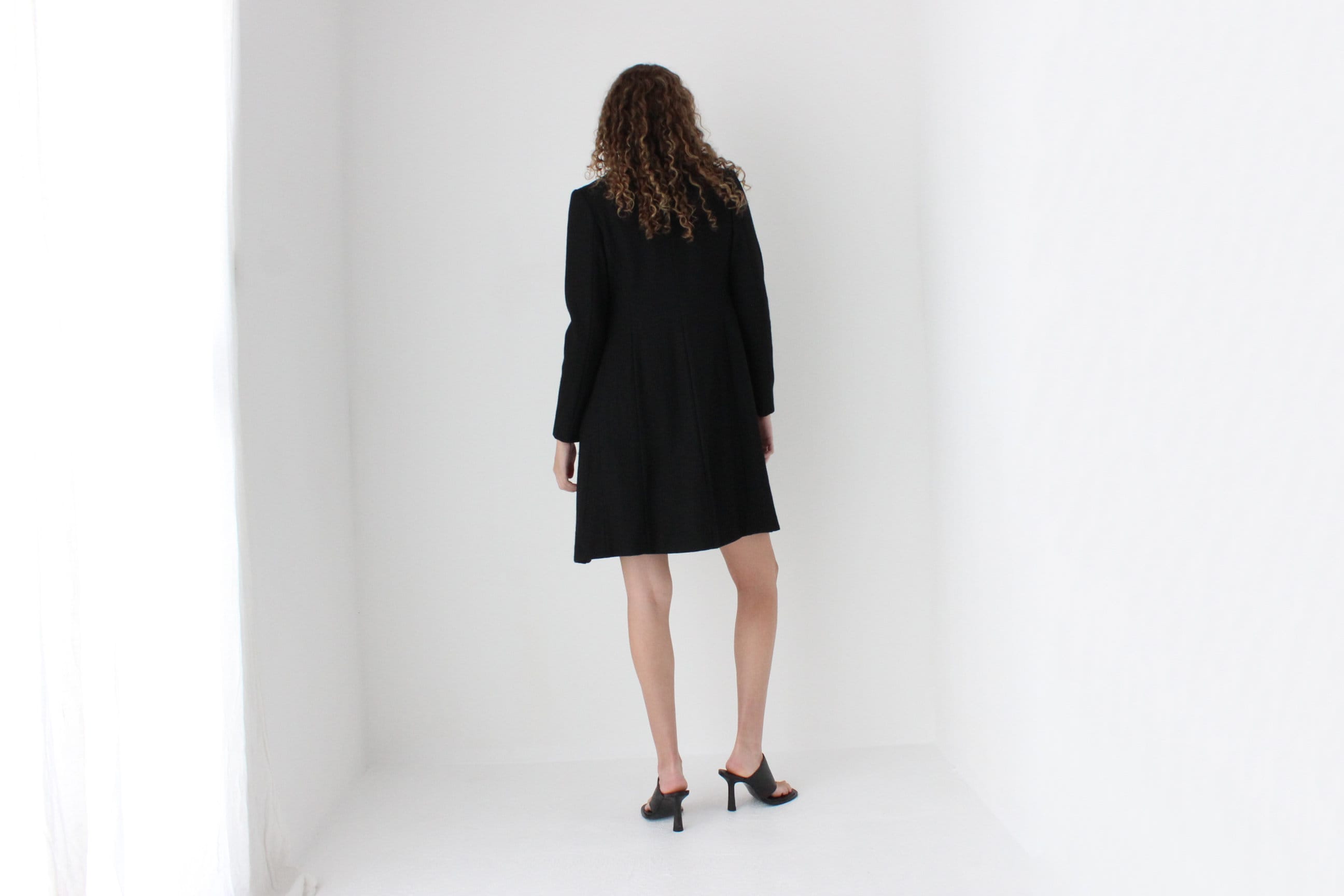 90s Minimal, Fitted Wool Blend Winter Coat
