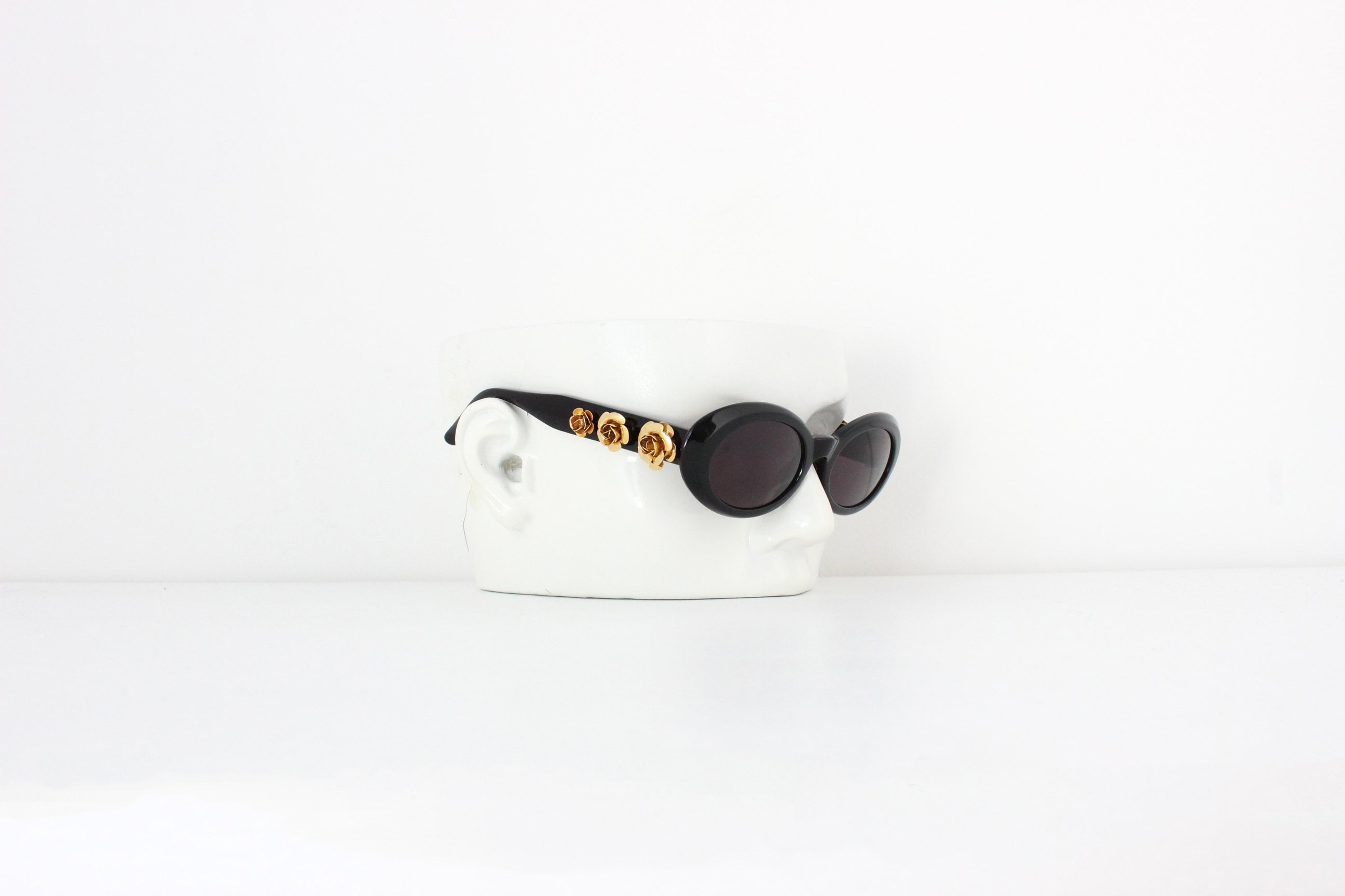Collectible 80s GIANNI VERSACE Oval EyeSunglasses w/ Gold Roses