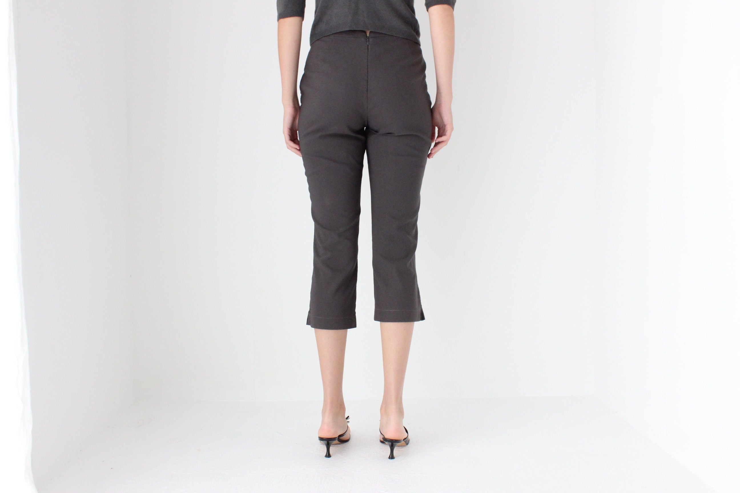 90s JAG Minimal Grey Capri Pants