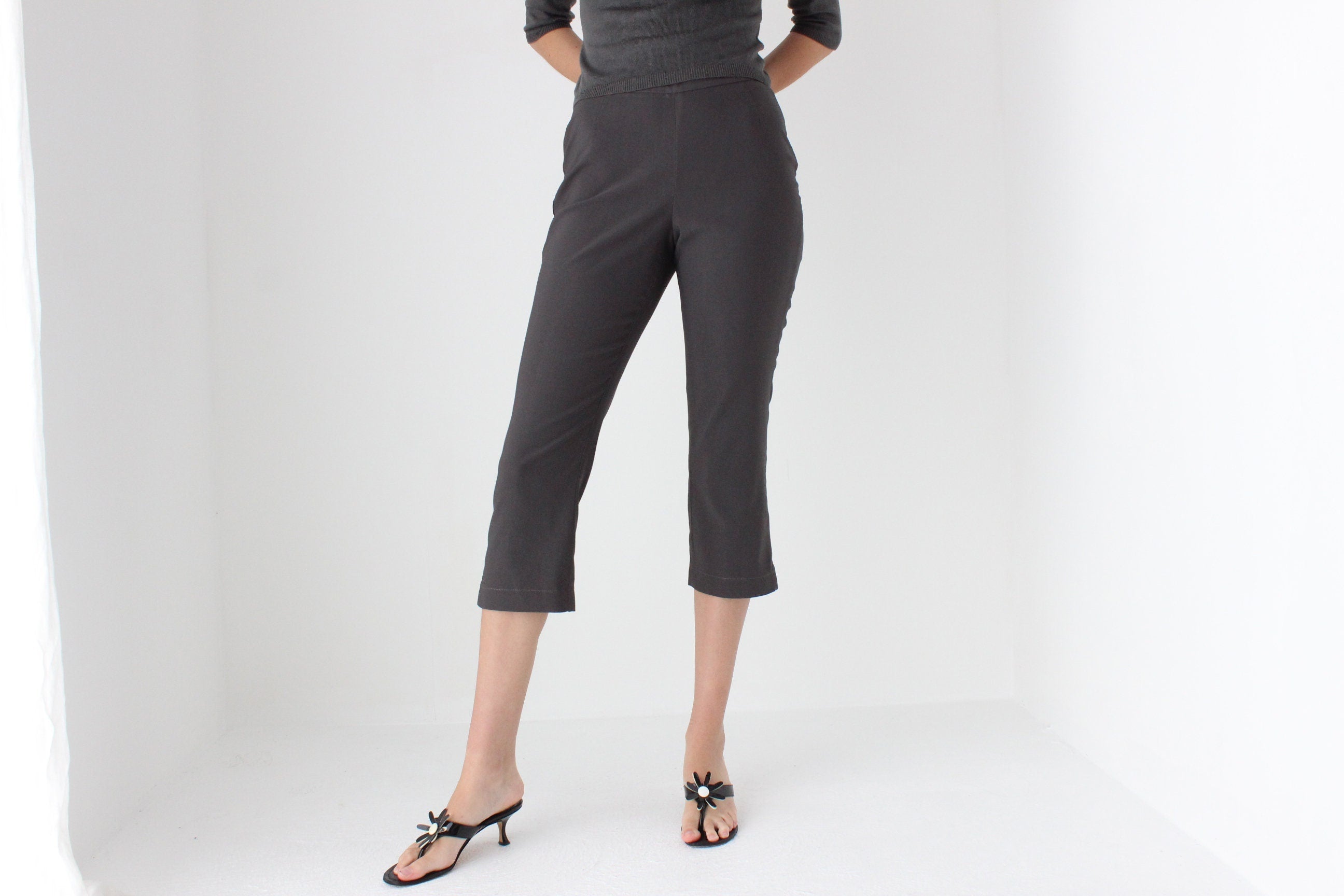 90s JAG Minimal Grey Capri Pants