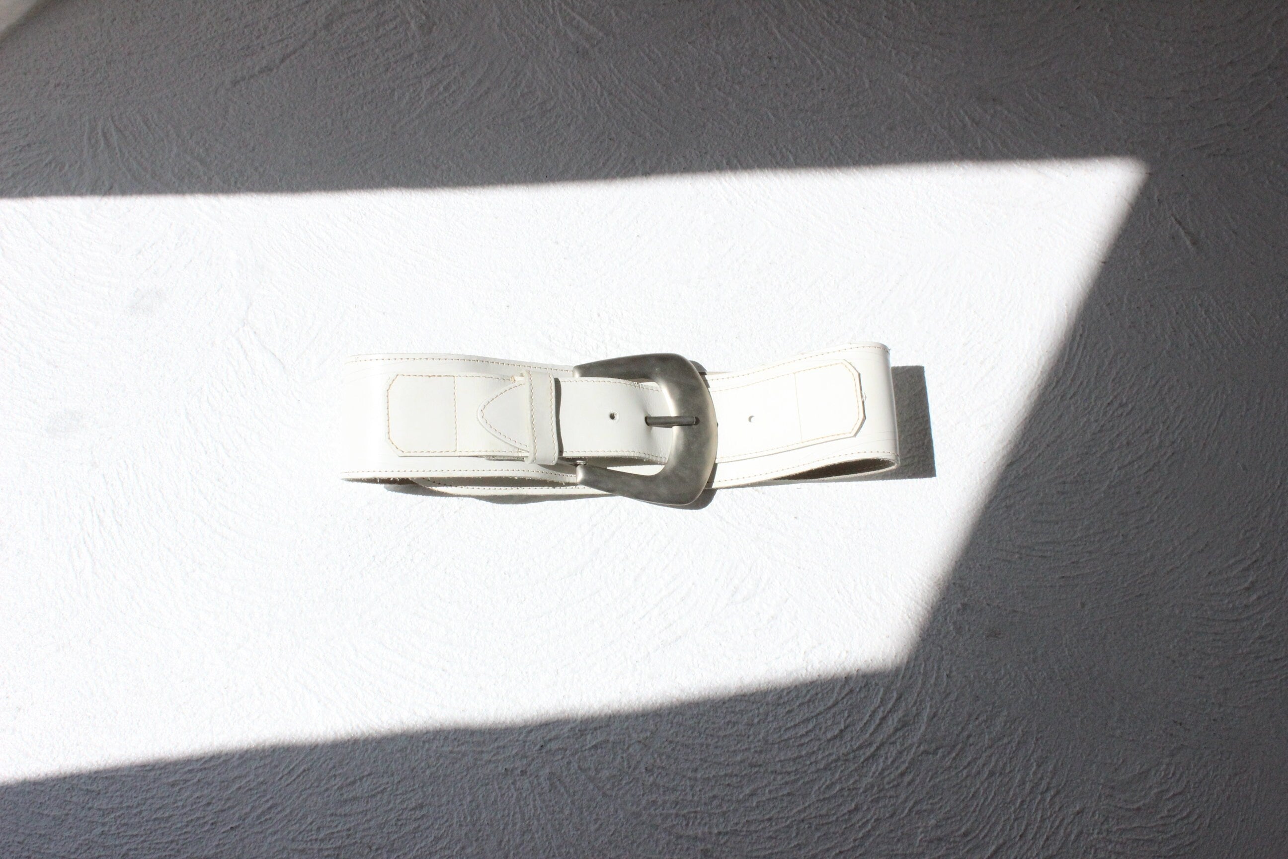 80s White Leather Belt w/ Oversized Silver Buckle