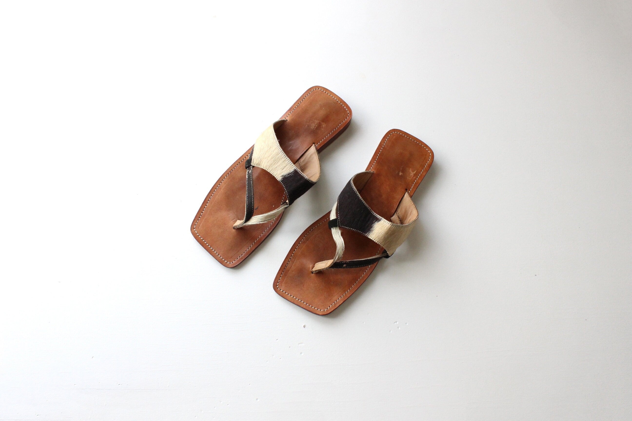 90s Cow Hide Leather Square Toe Sandals ~ Euro 39