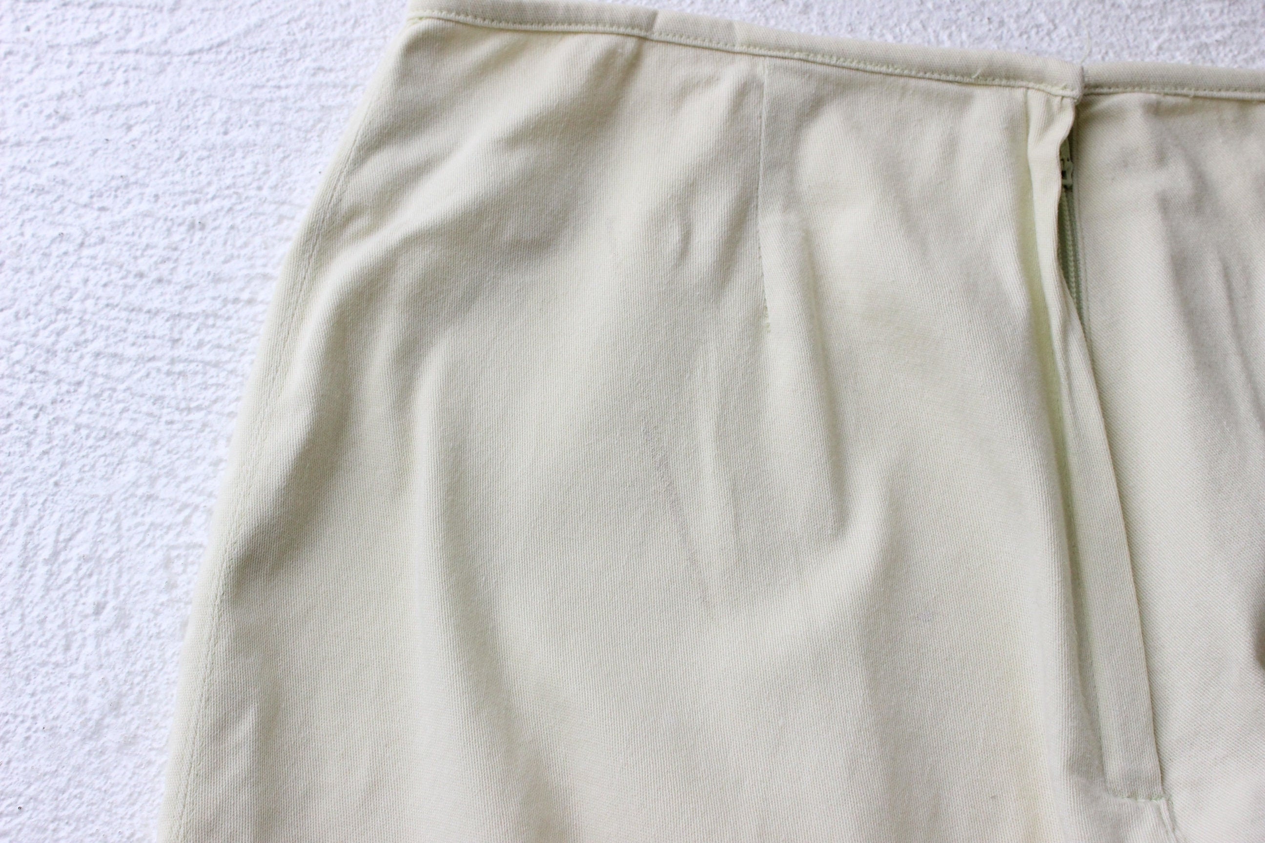 90s Pastel Yellow Capri Pants