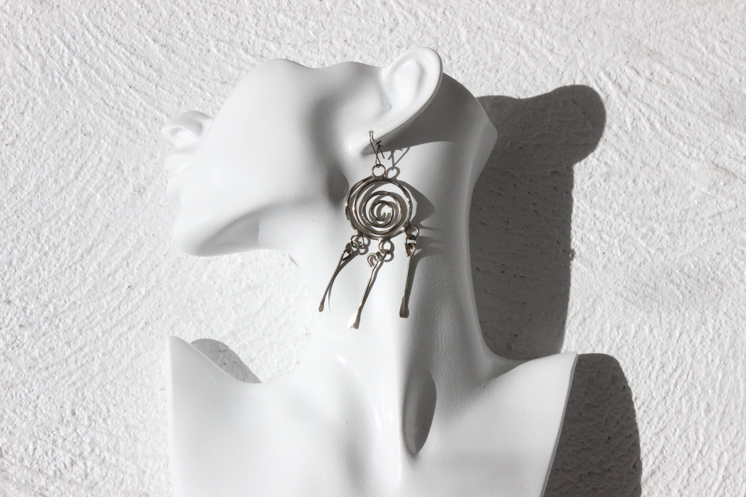 90s Hammered Silver Metal Swirl Dangly Earrings