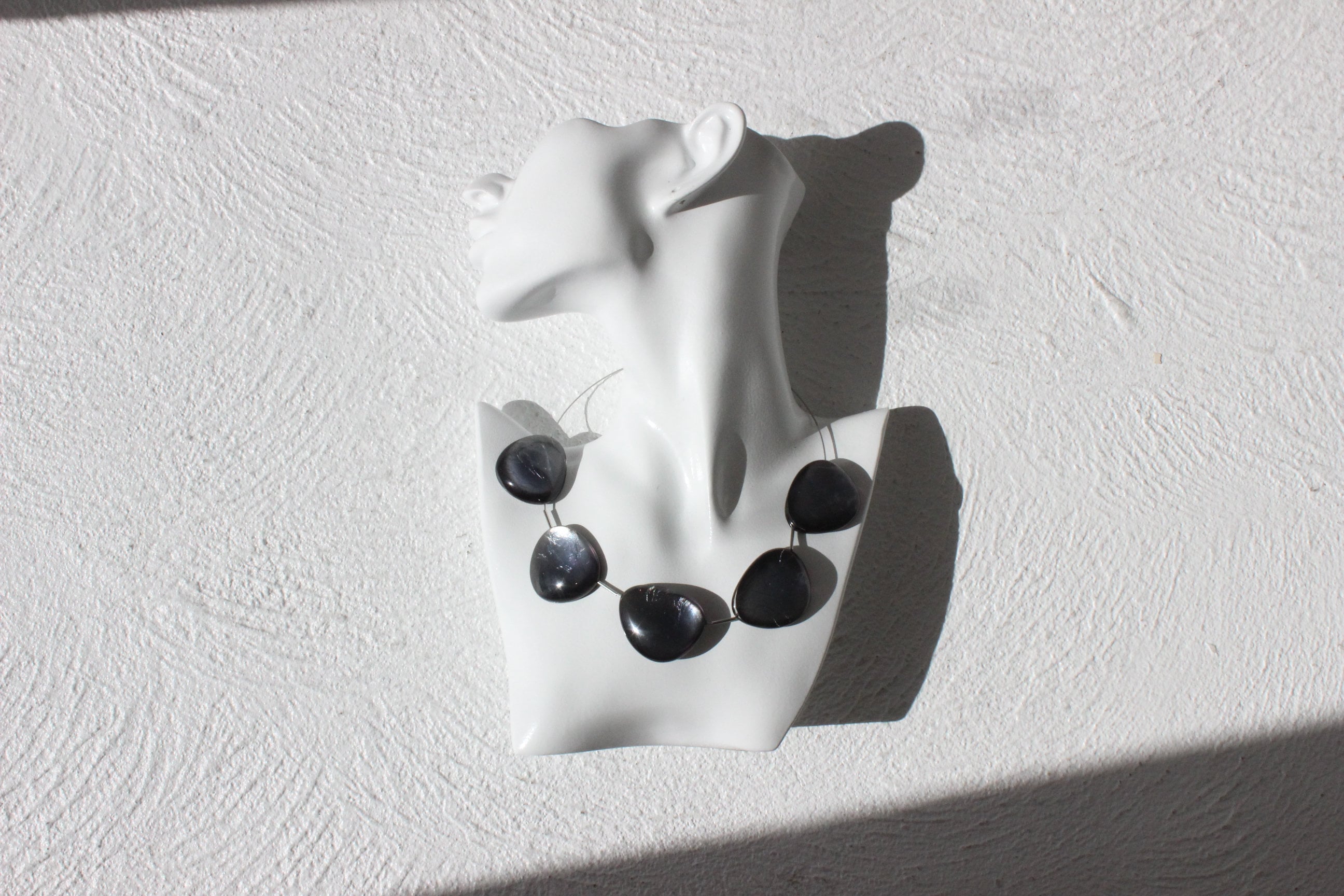 90s Floating Pebble Textural Choker