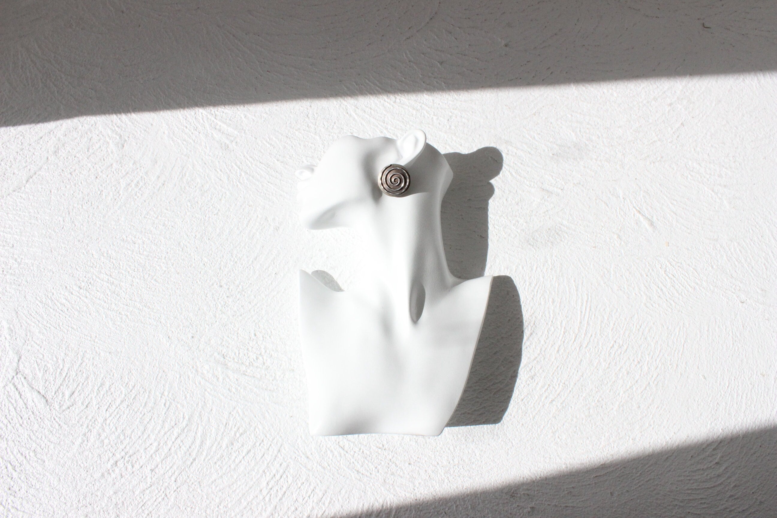 80s Silver Metal Abstract Swirly Clip On Earrings