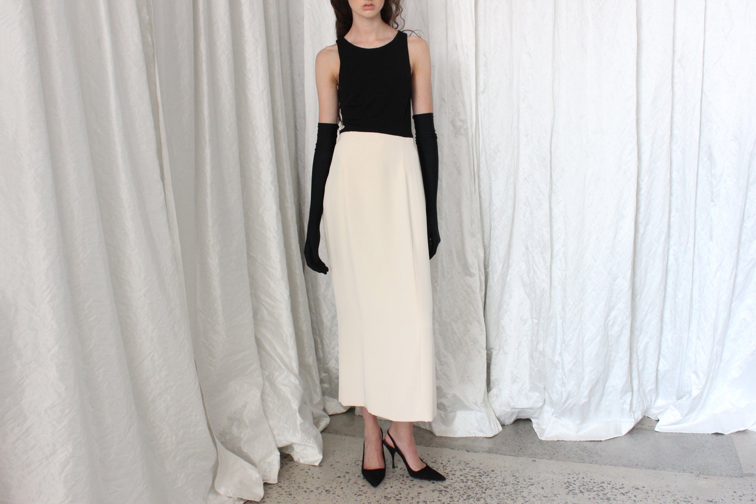 90s VERA WANG Black & Cream Silk Bateau Neck Column Dress