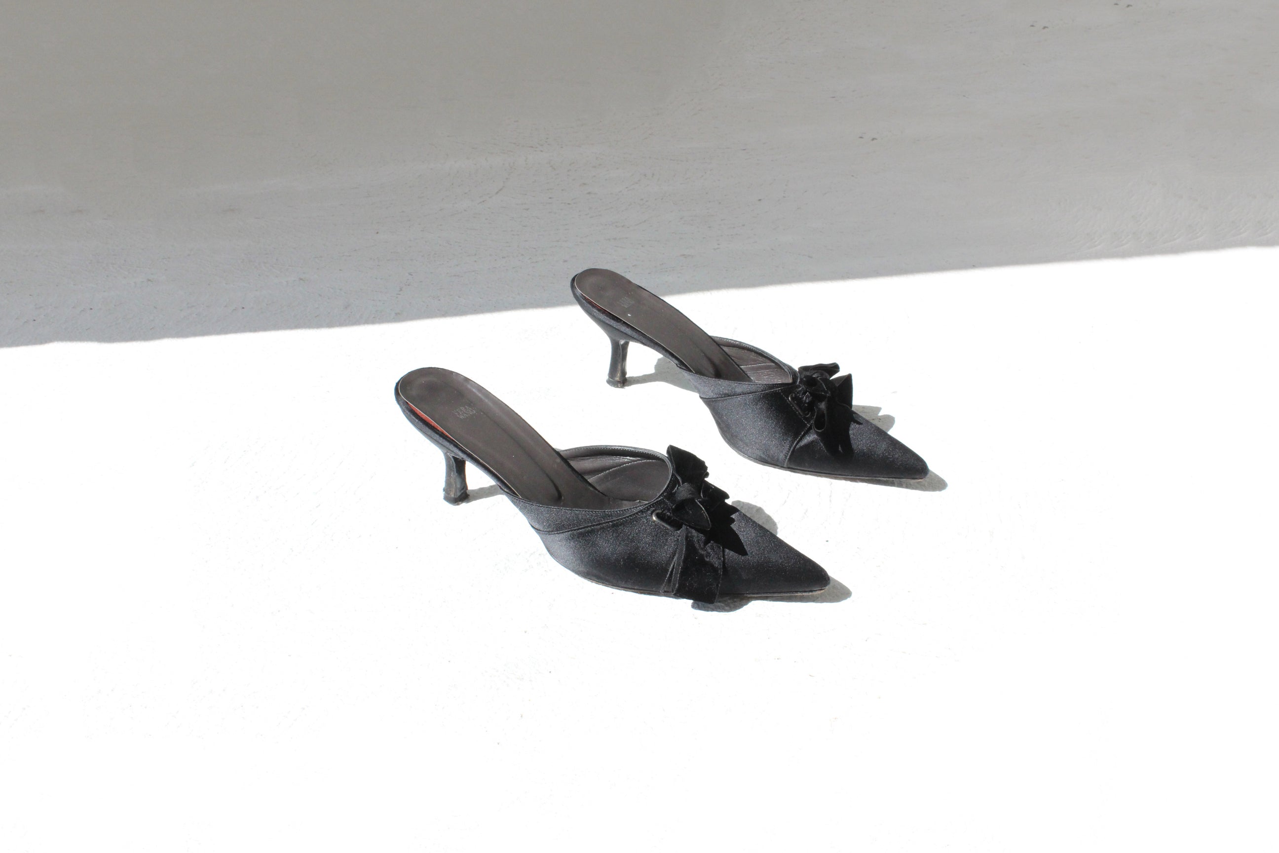 Y2K Vera Wang Satin Bow Mules - Euro 40