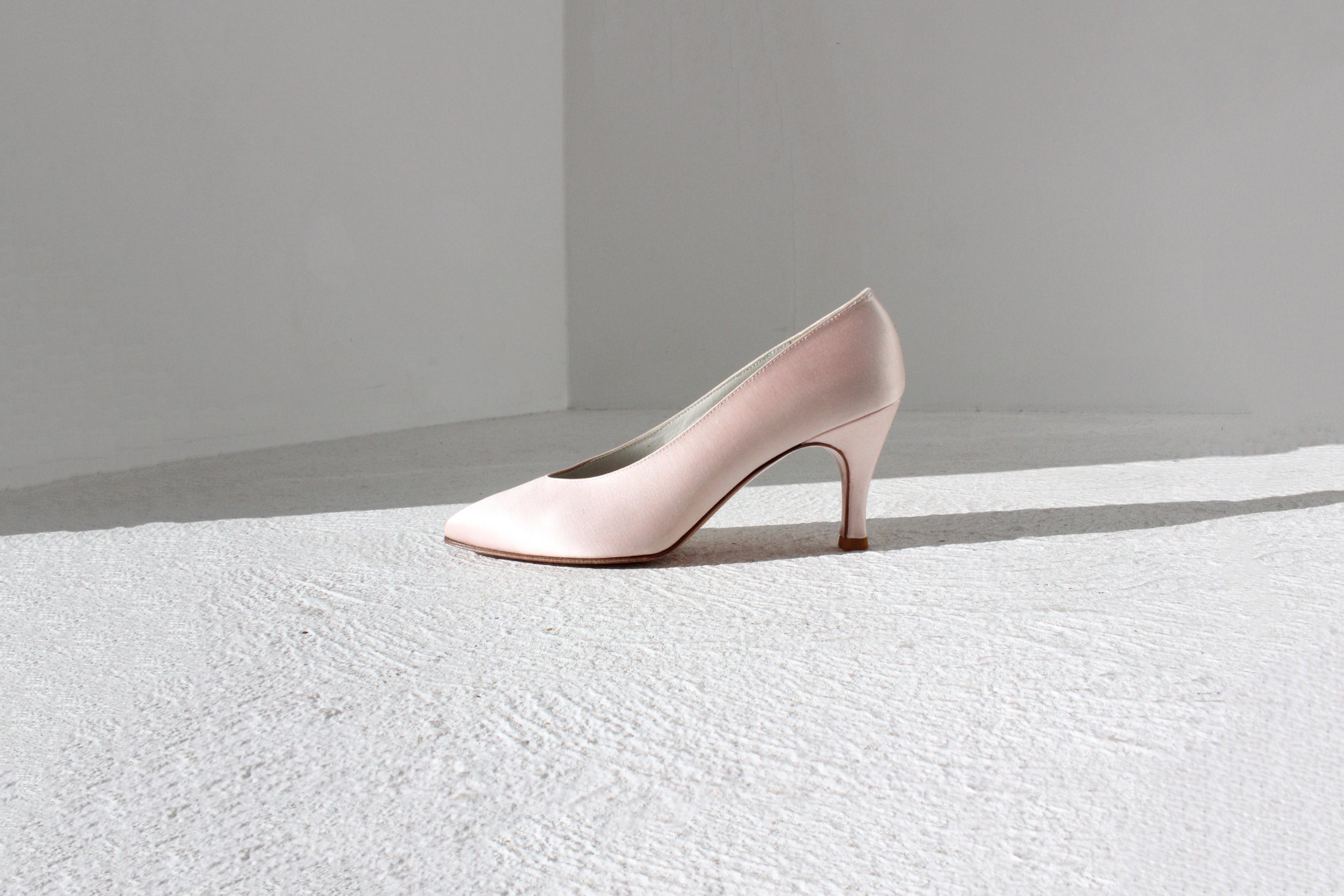 90s Stuart Weitzman Ballet Pink Satin Pumps - Euro 35