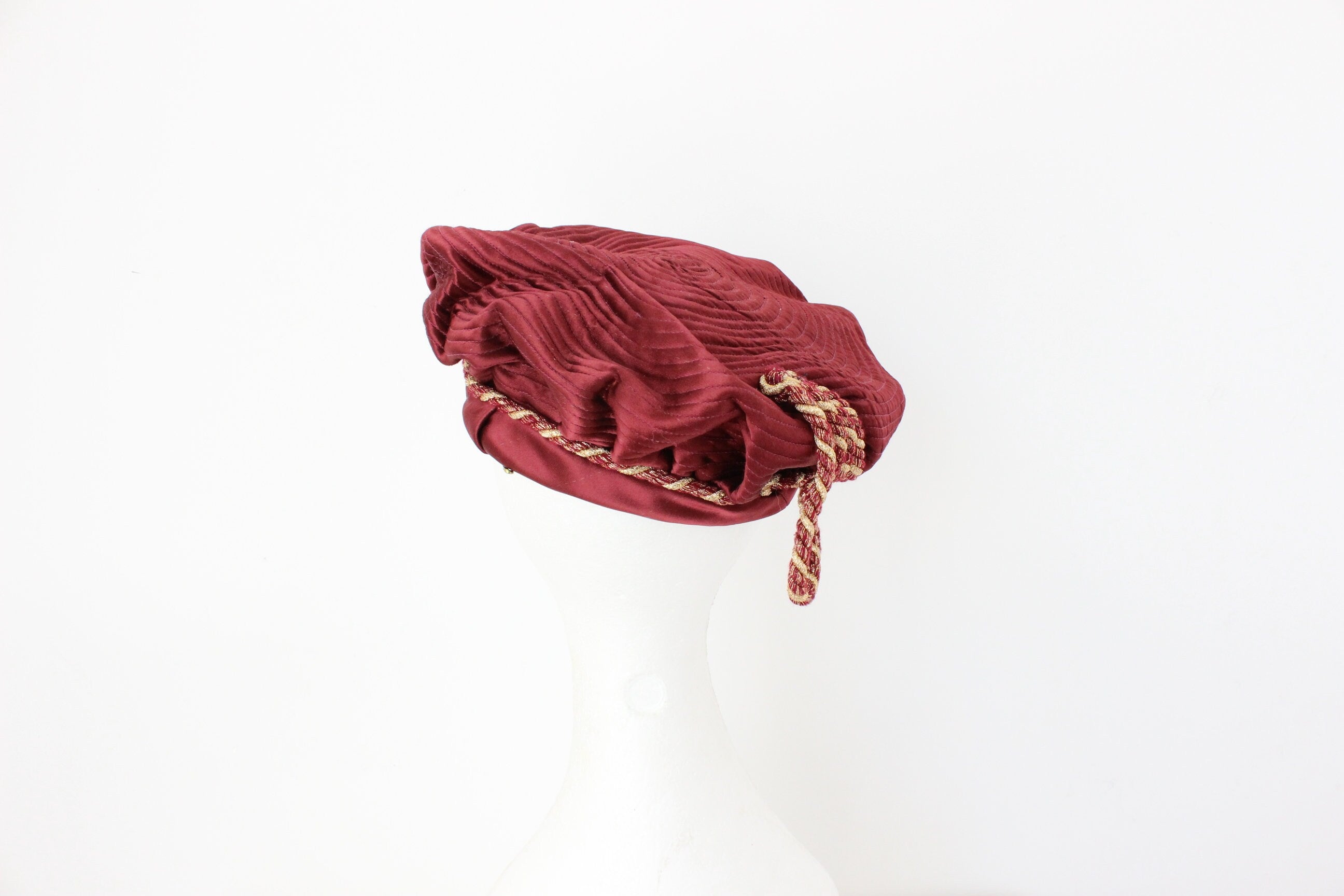 80s Bespoke Quilted Renaissance Artist Beret w/ Gold Tassel