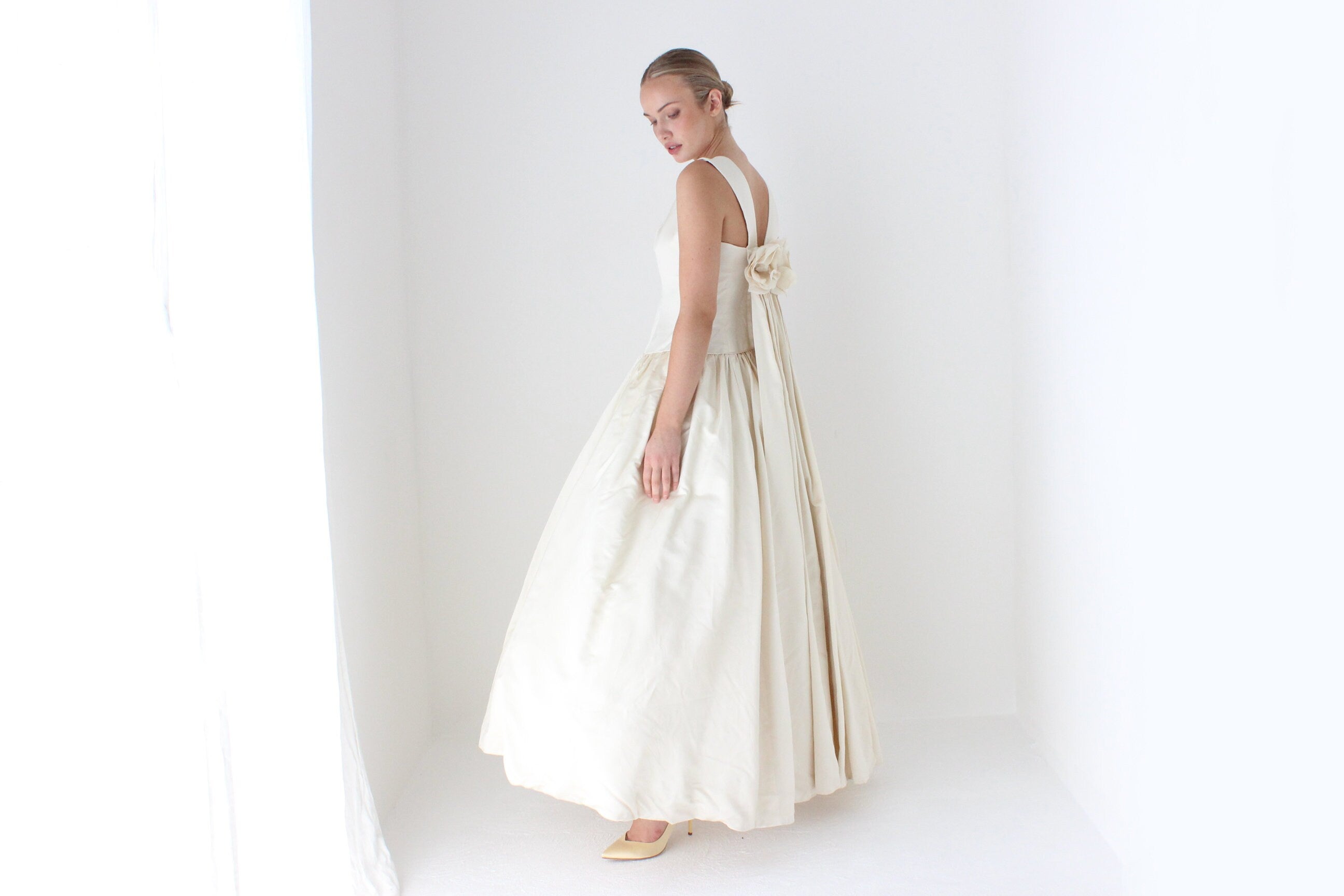 1990s Vintage Amsale Bridal Couture Cream Satin Wedding Gown w/ 3D Rosette Flowers
