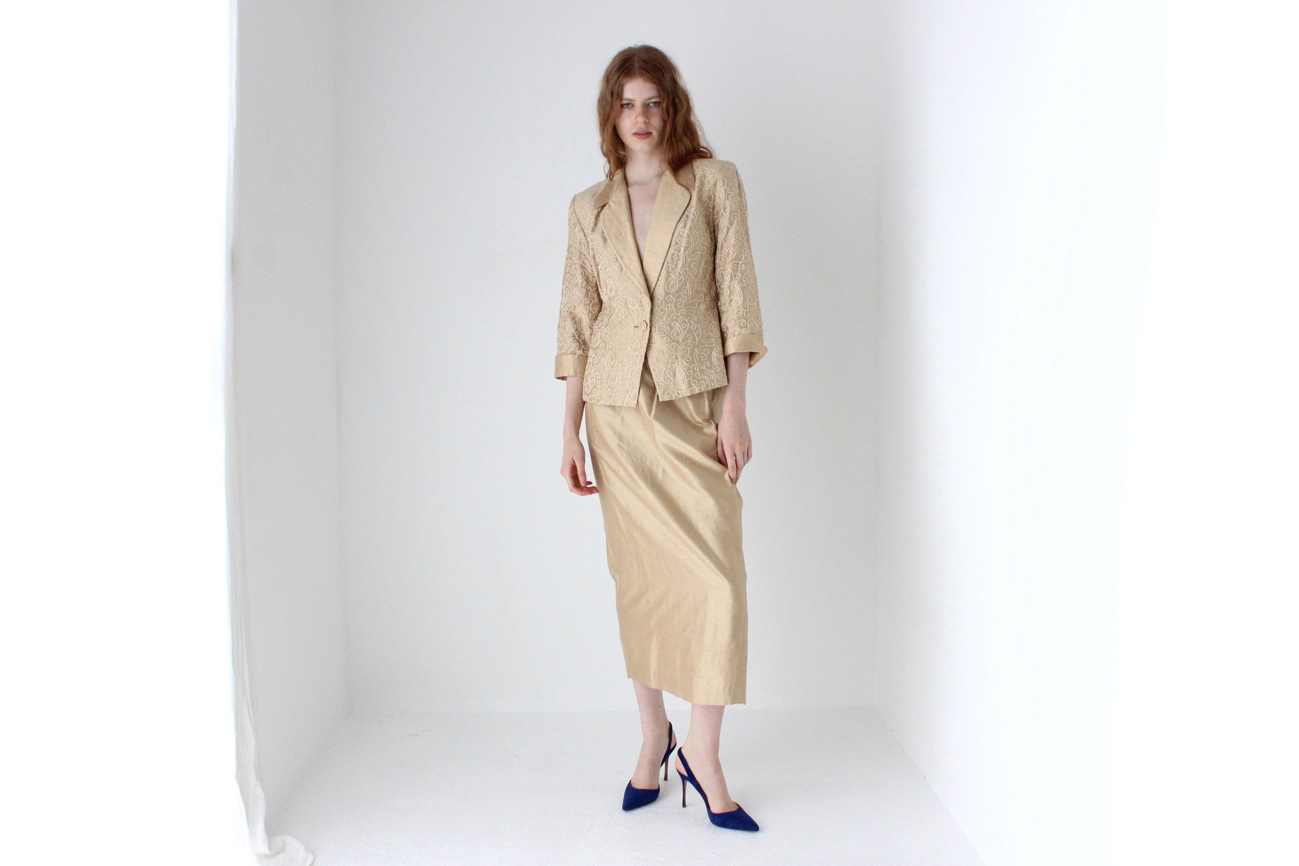 1990s Anthea Crawford Golden Raw Silk Two Piece Skirt Suit