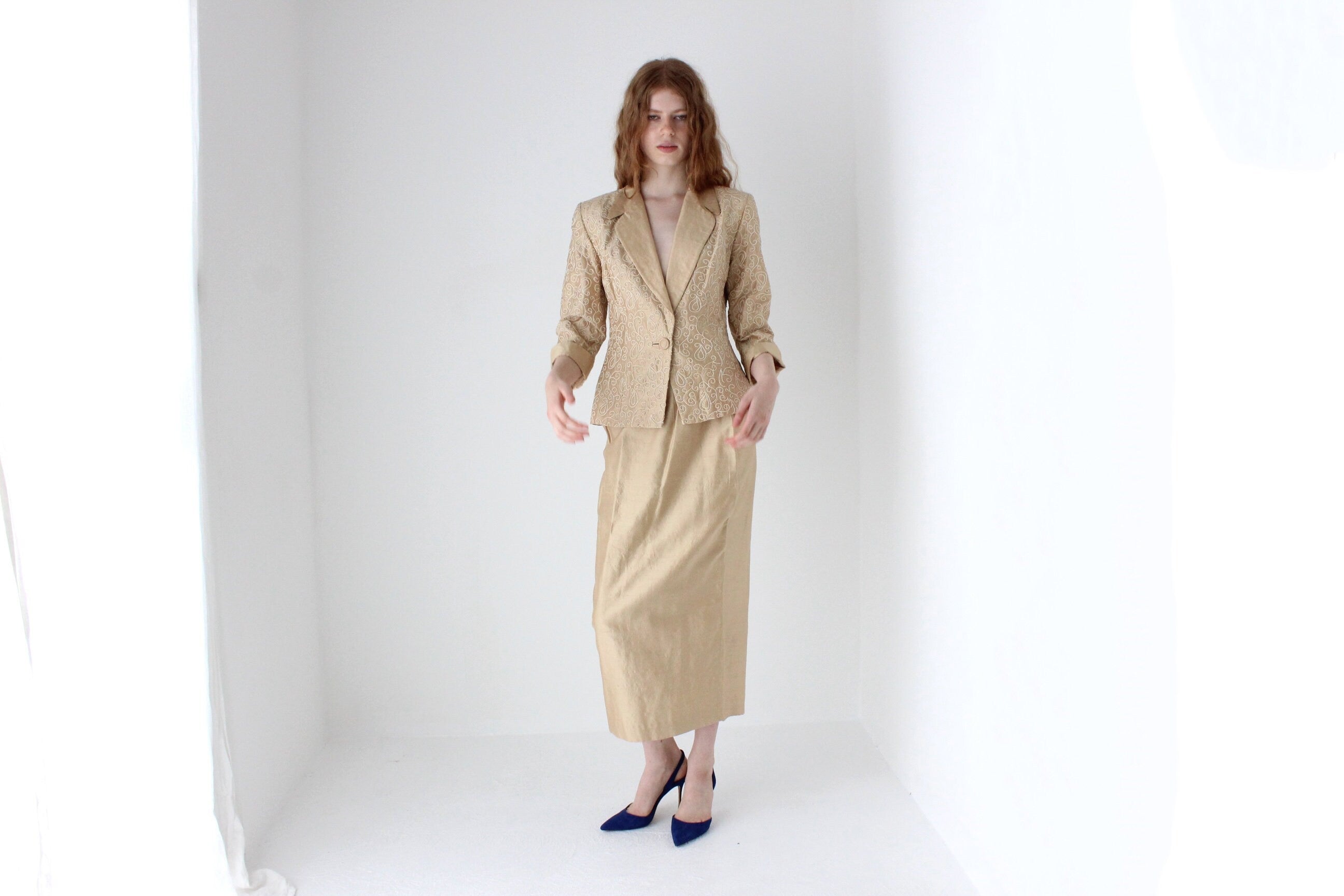 1990s Anthea Crawford Golden Raw Silk Two Piece Skirt Suit