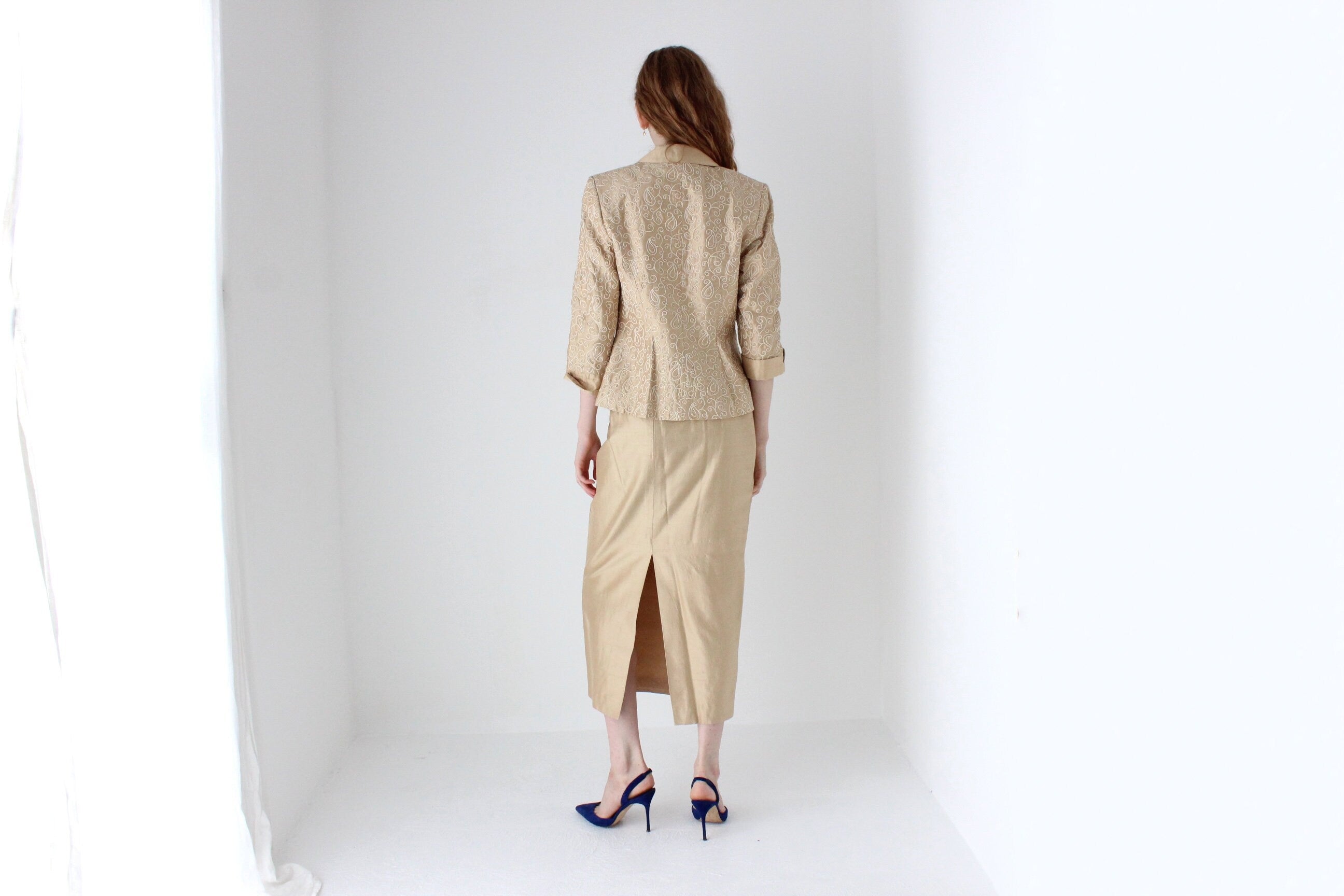 1990s Anthea Crawford Golden Raw Silk Two Piece Skirt Suit