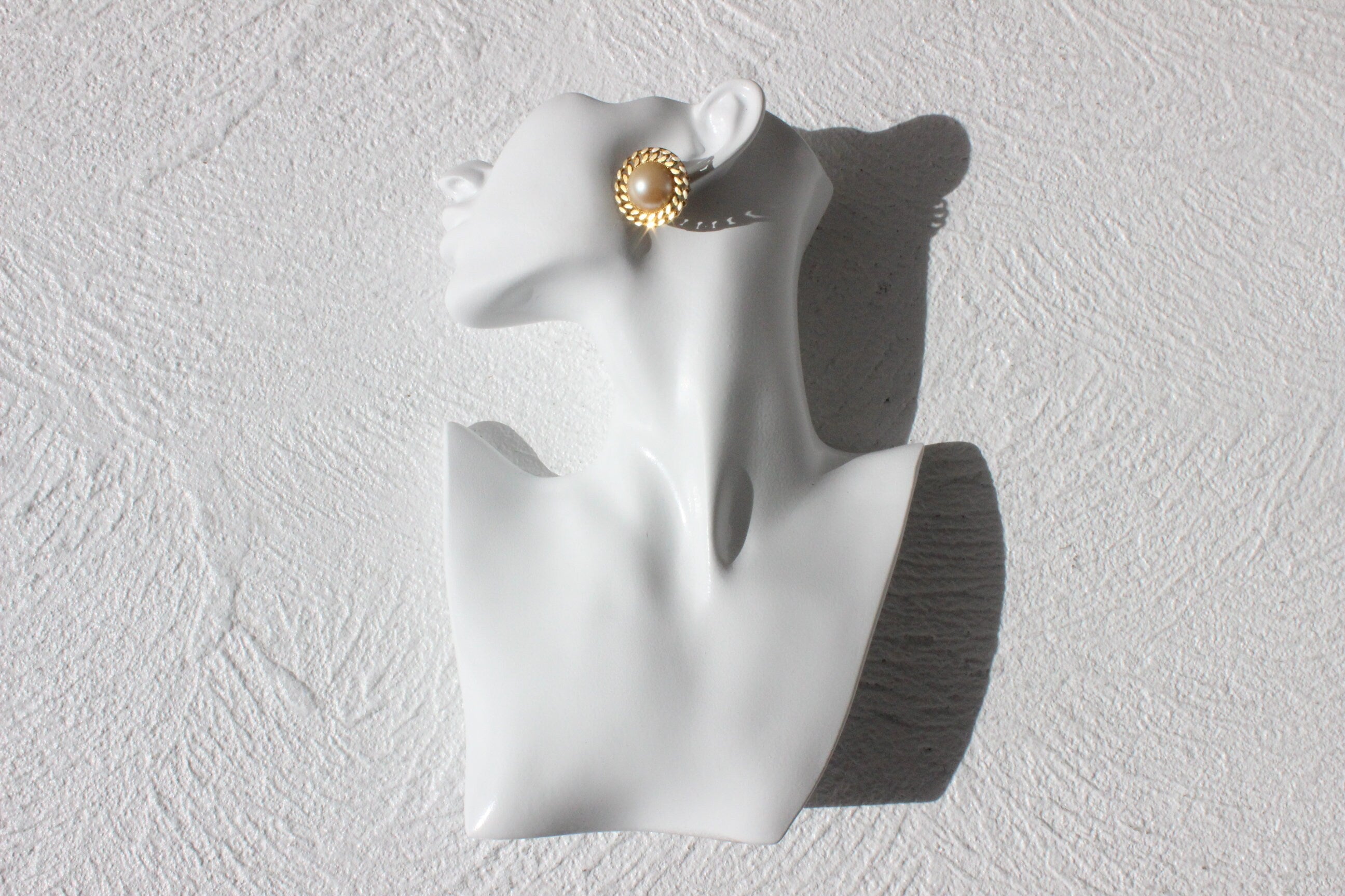 80s Baroque Champagne Pearl & Gold Tone Clip Ons