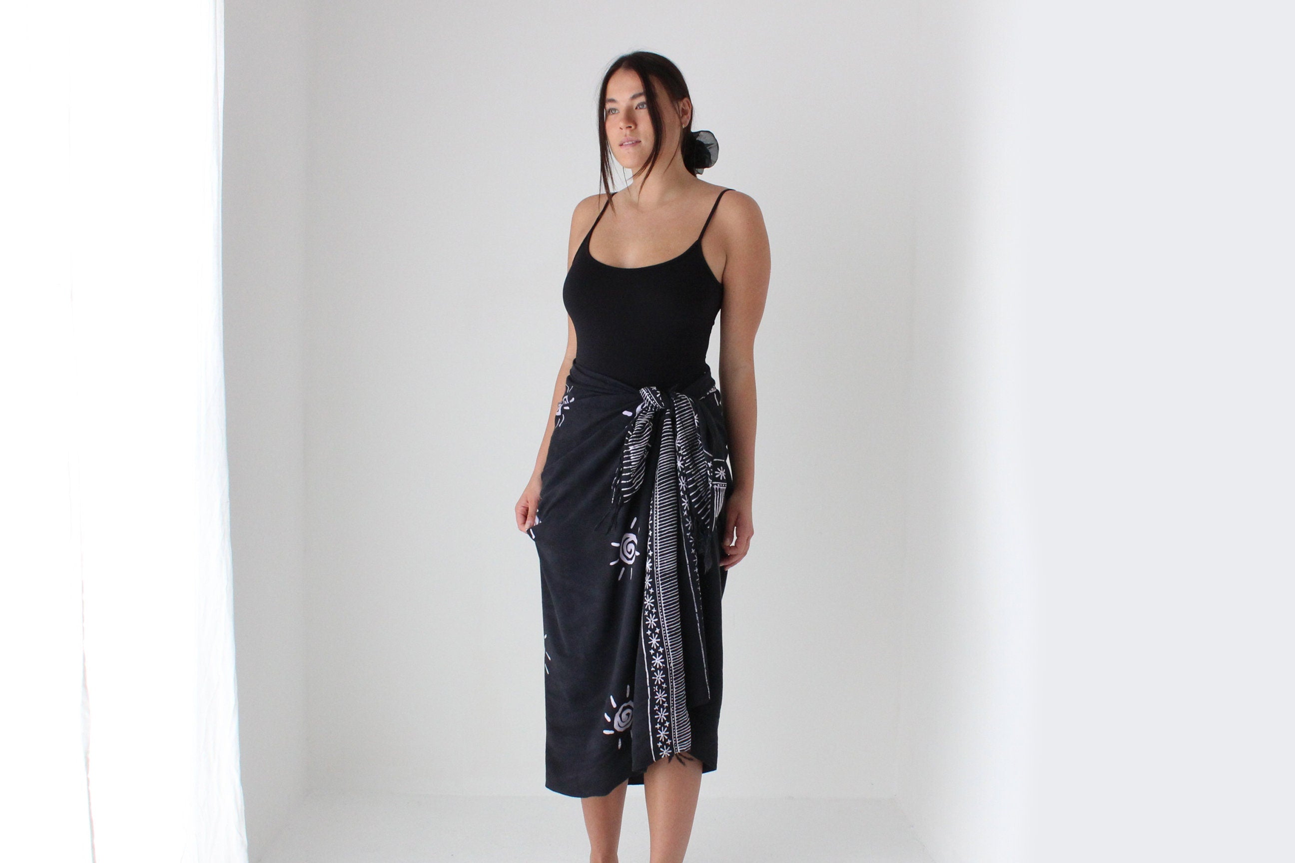 90s Swirly Sun Indonesian Batik Rayon Sarong Skirt