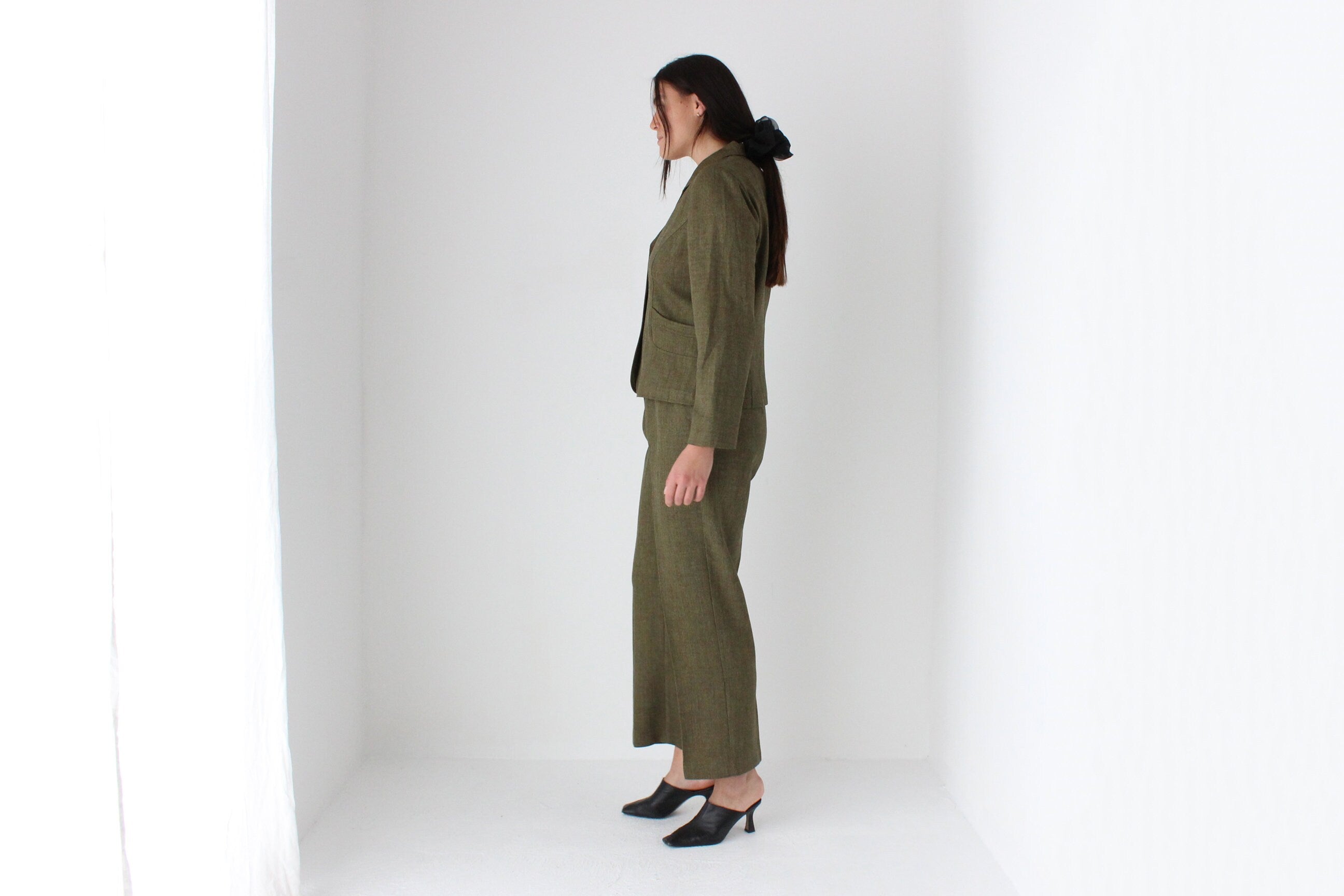 Elegant 90s Olive Two Piece Matching Pant Suit Set