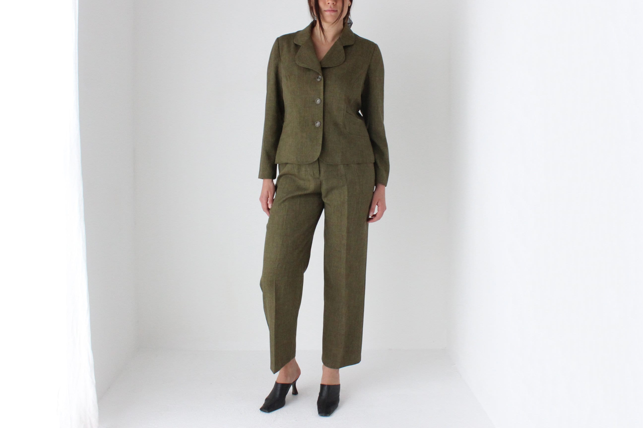 Elegant 90s Olive Two Piece Matching Pant Suit Set