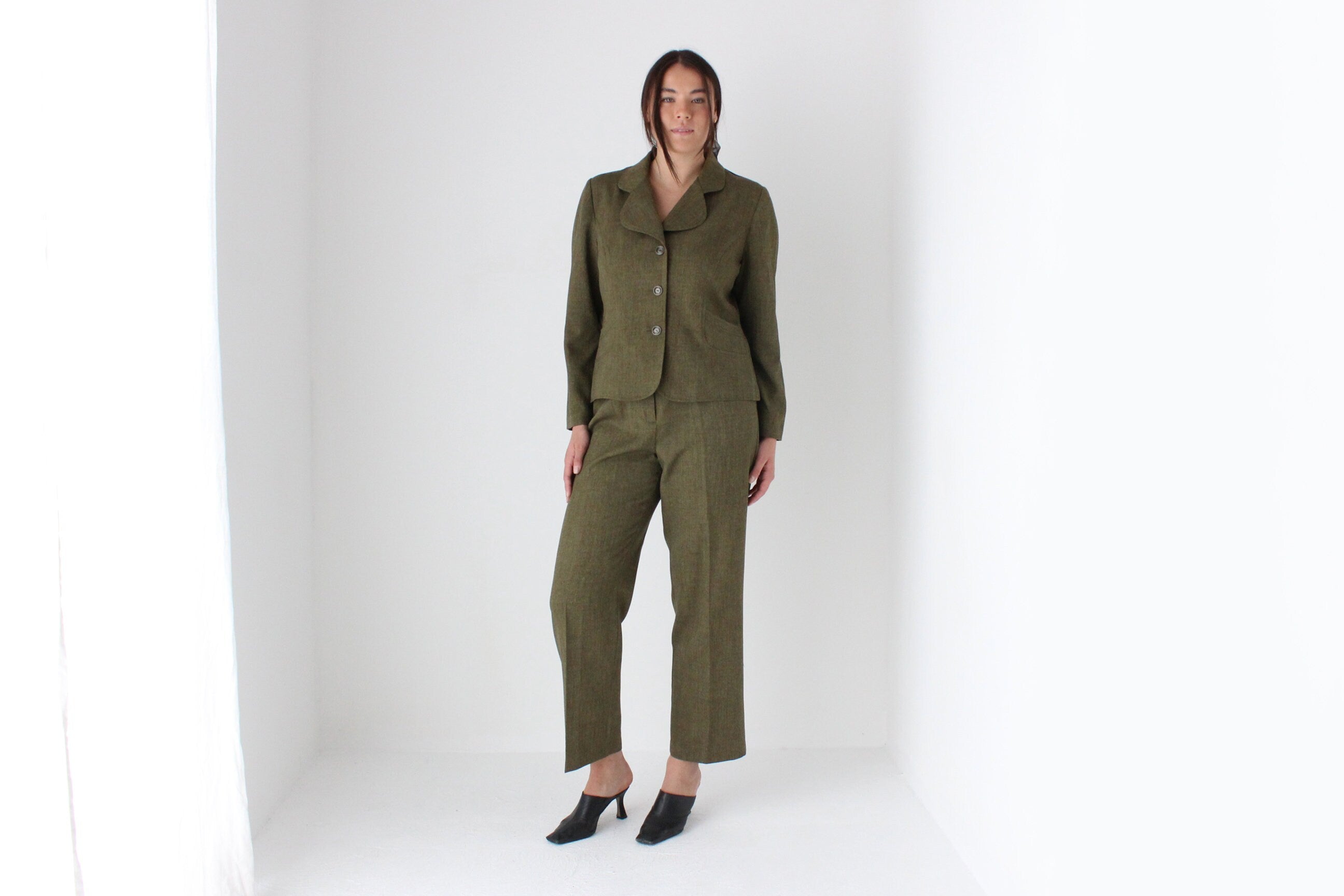 Elegant 90s Olive Two Piece Matching Pant Suit Set