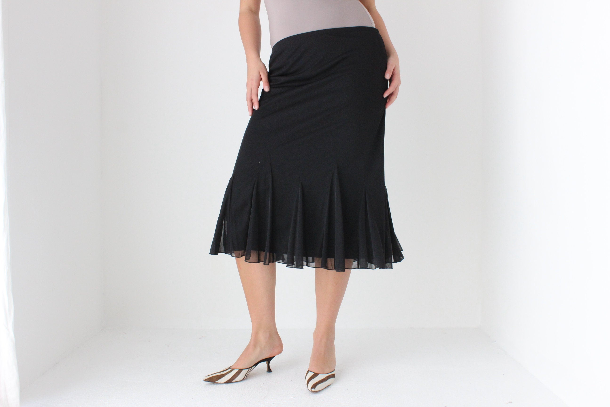 Effortless 90s Layered Mesh Slip On Skirt