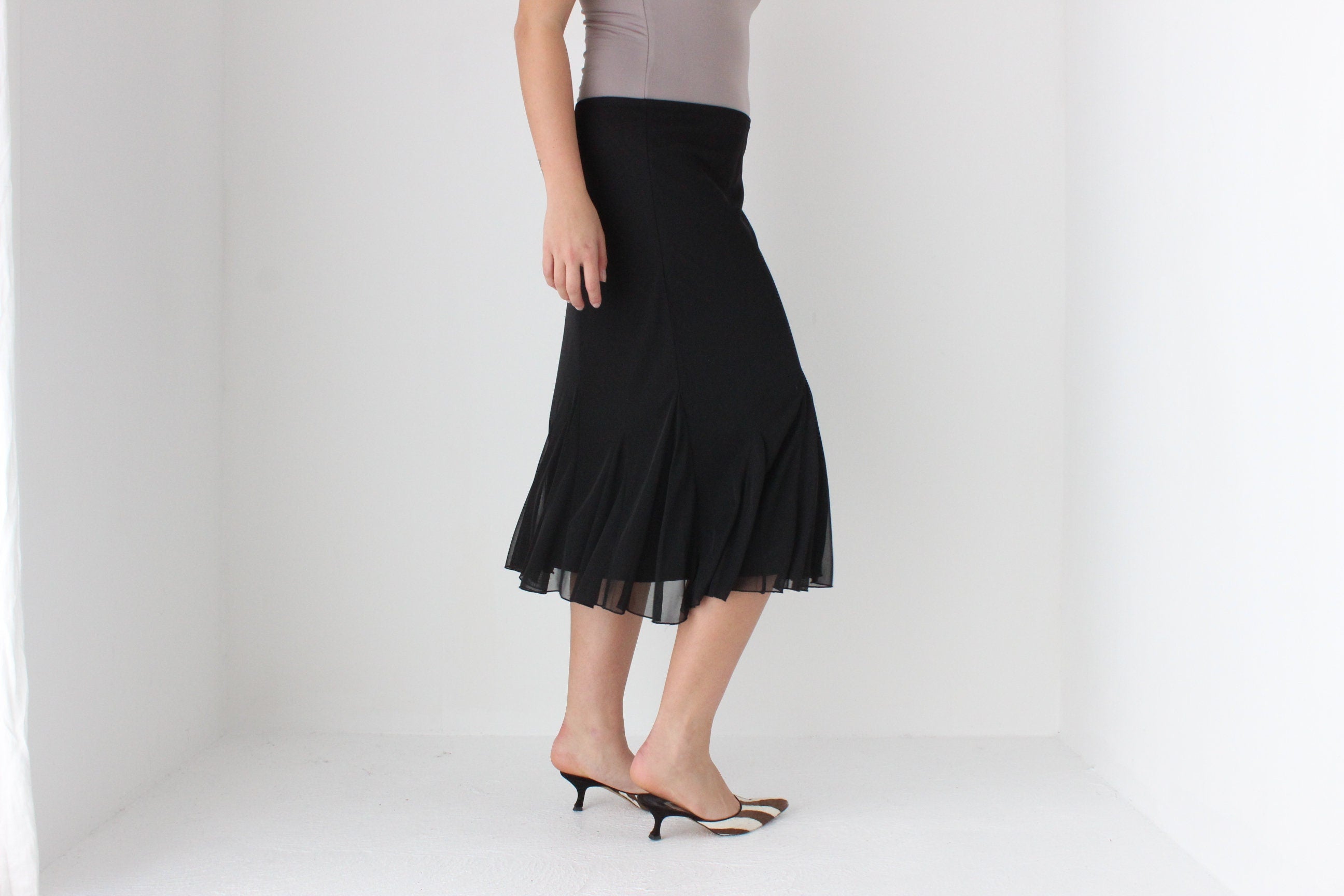 Effortless 90s Layered Mesh Slip On Skirt