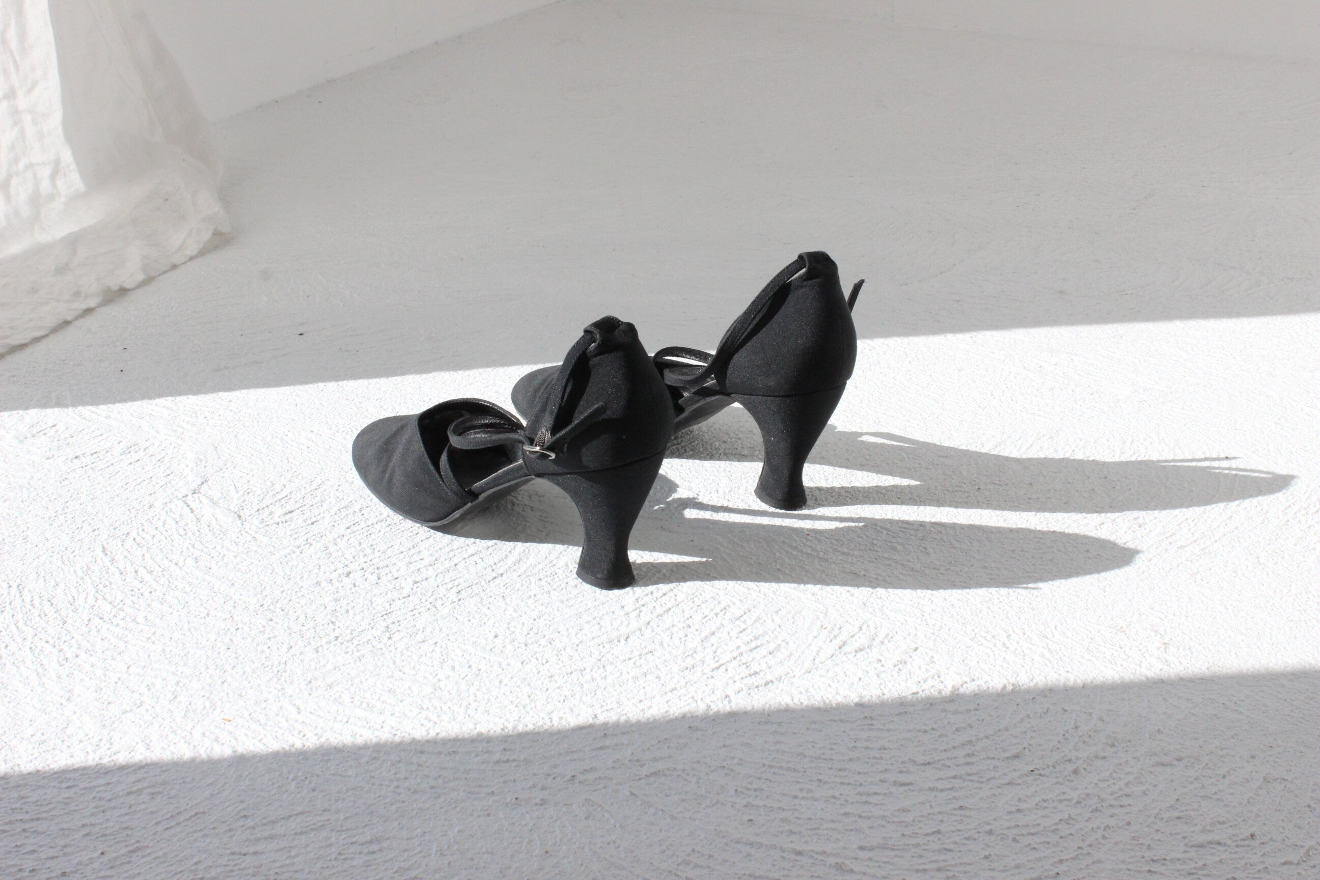 90s Stuart Weitzman Black Fabric D'Orsay Courtier Heels ~ Euro 37
