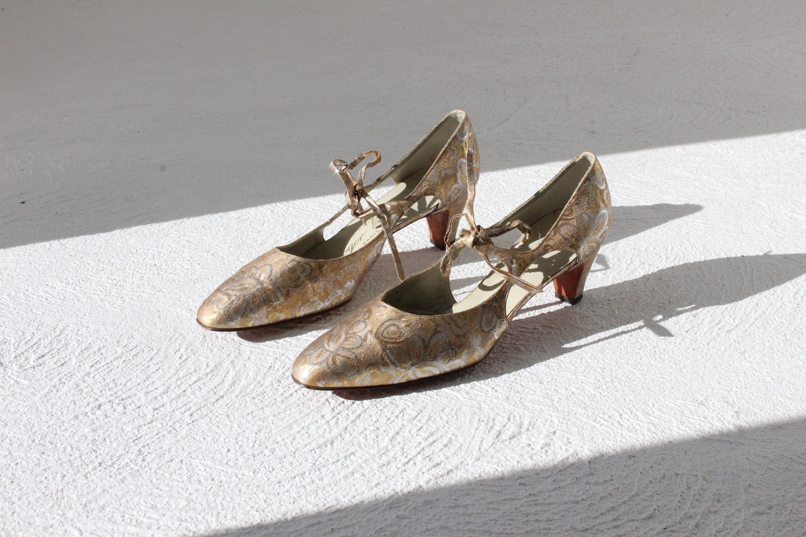 60s Roger Vivier for Saks Fifth Ave Gold Brocade Cinderella Shoes ~ Euro 37