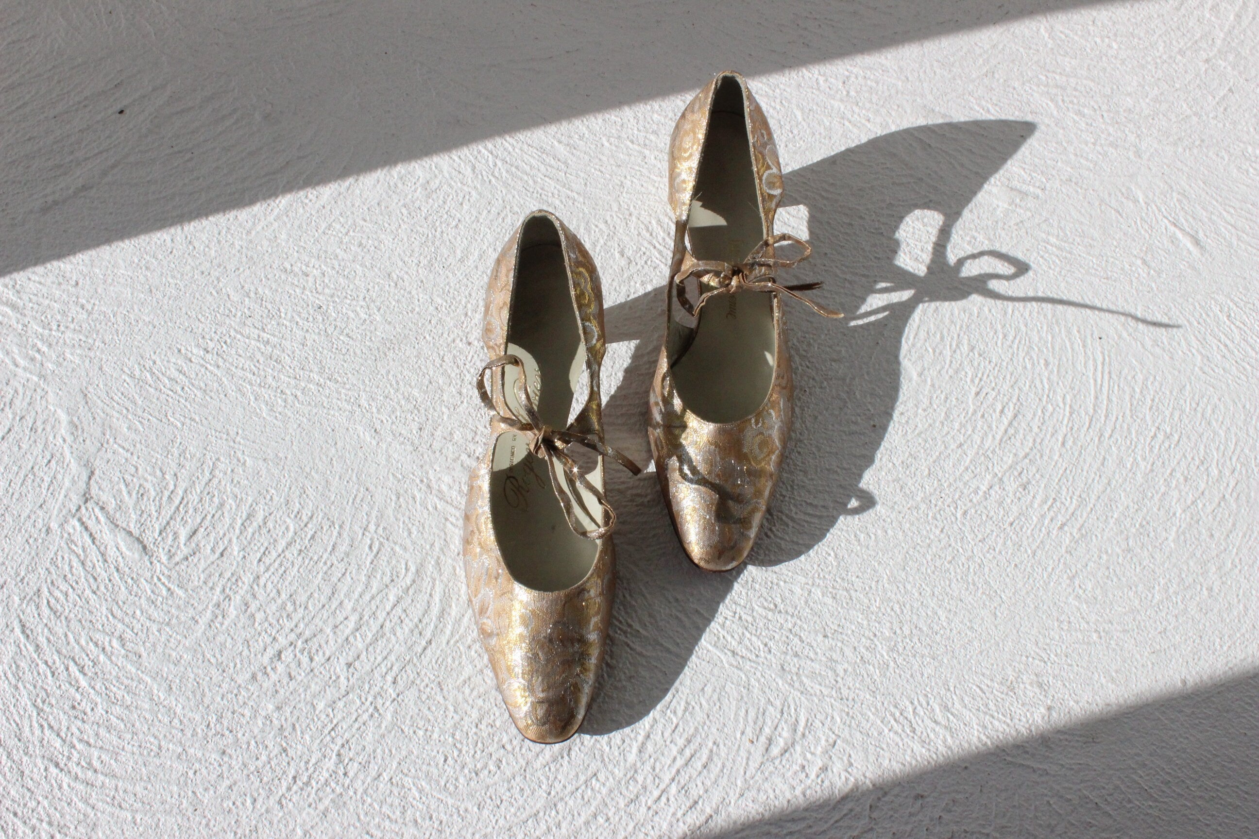 60s Roger Vivier for Saks Fifth Ave Gold Brocade Cinderella Shoes ~ Euro 37