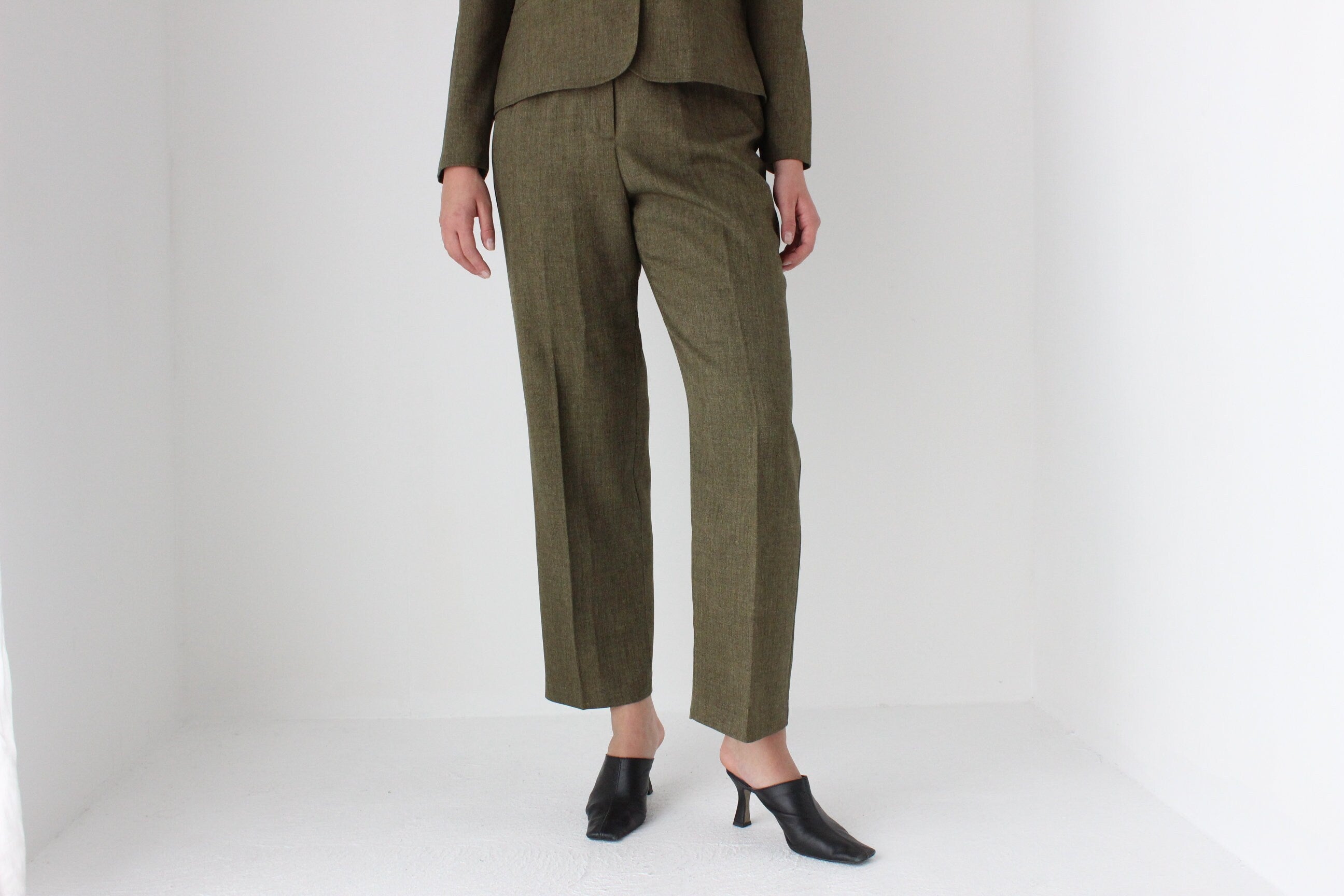 Elegant 90s Olive Two Piece Matching Pant Suit Set