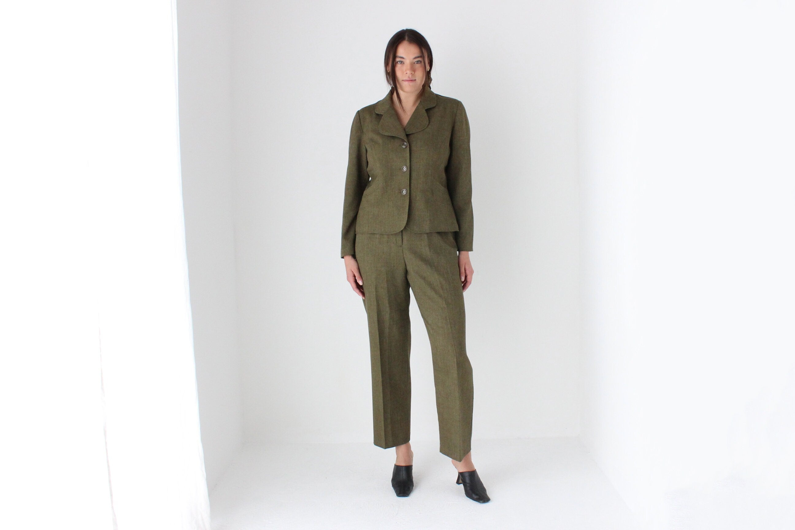 Elegant 90s Olive Two Piece Matching Pant Suit Set