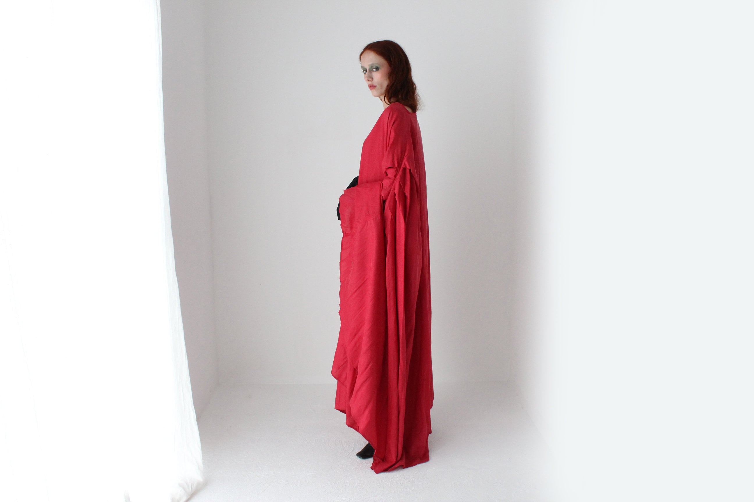 Outrageously Voluminous Sweeping Dramatic Free Size Costume Kaftan