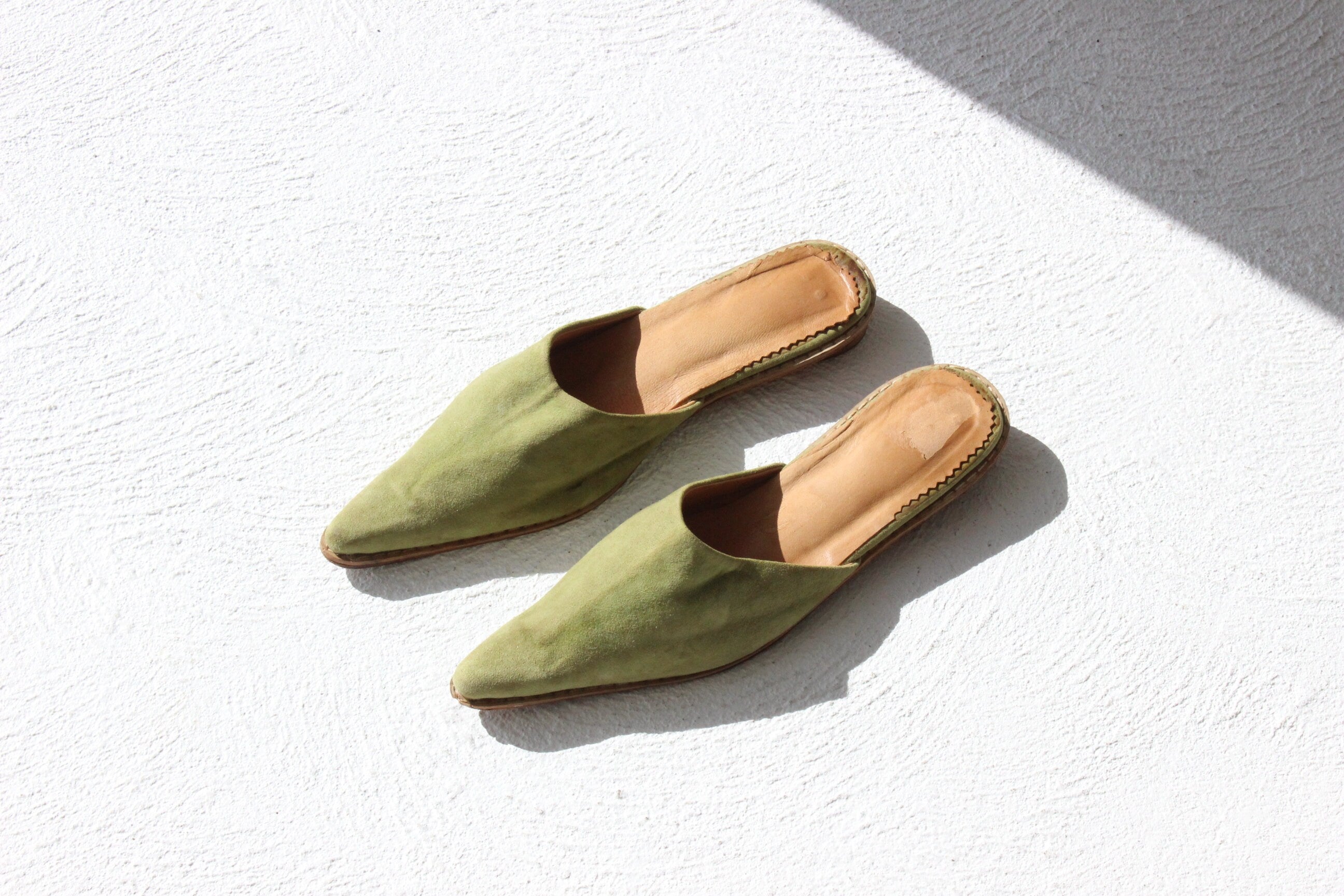 Vintage Suede Leather Pointed Toe Slip On Flats ~ Euro 38