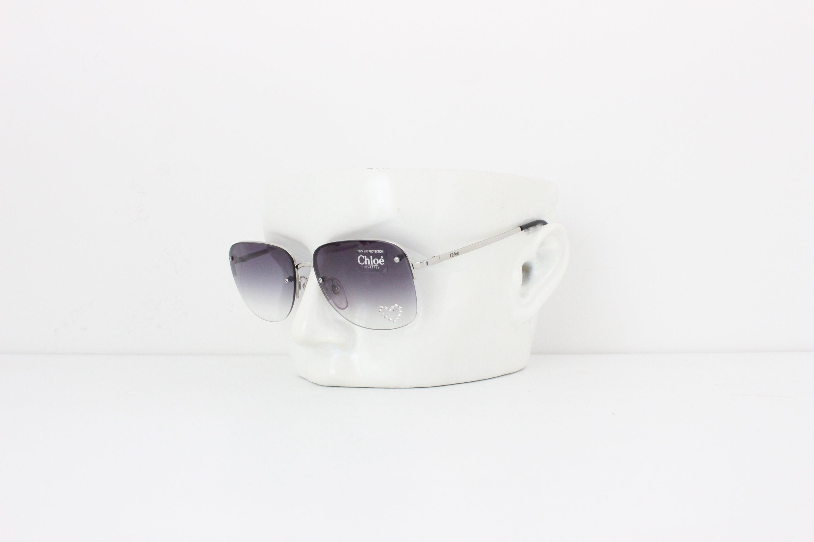 Y2K CHLOE Luxe Ombre Lens Sunglasses w/ Rhinestone Love Heart