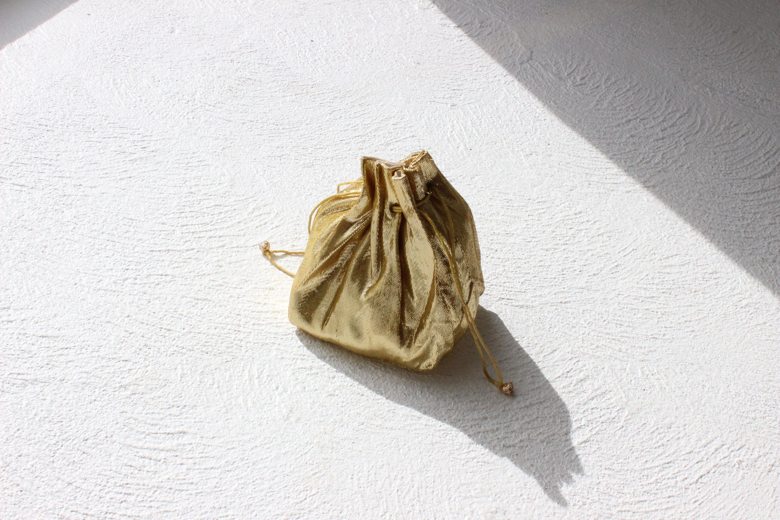 80s Gold Lamé Drawstring Wristlet Bag