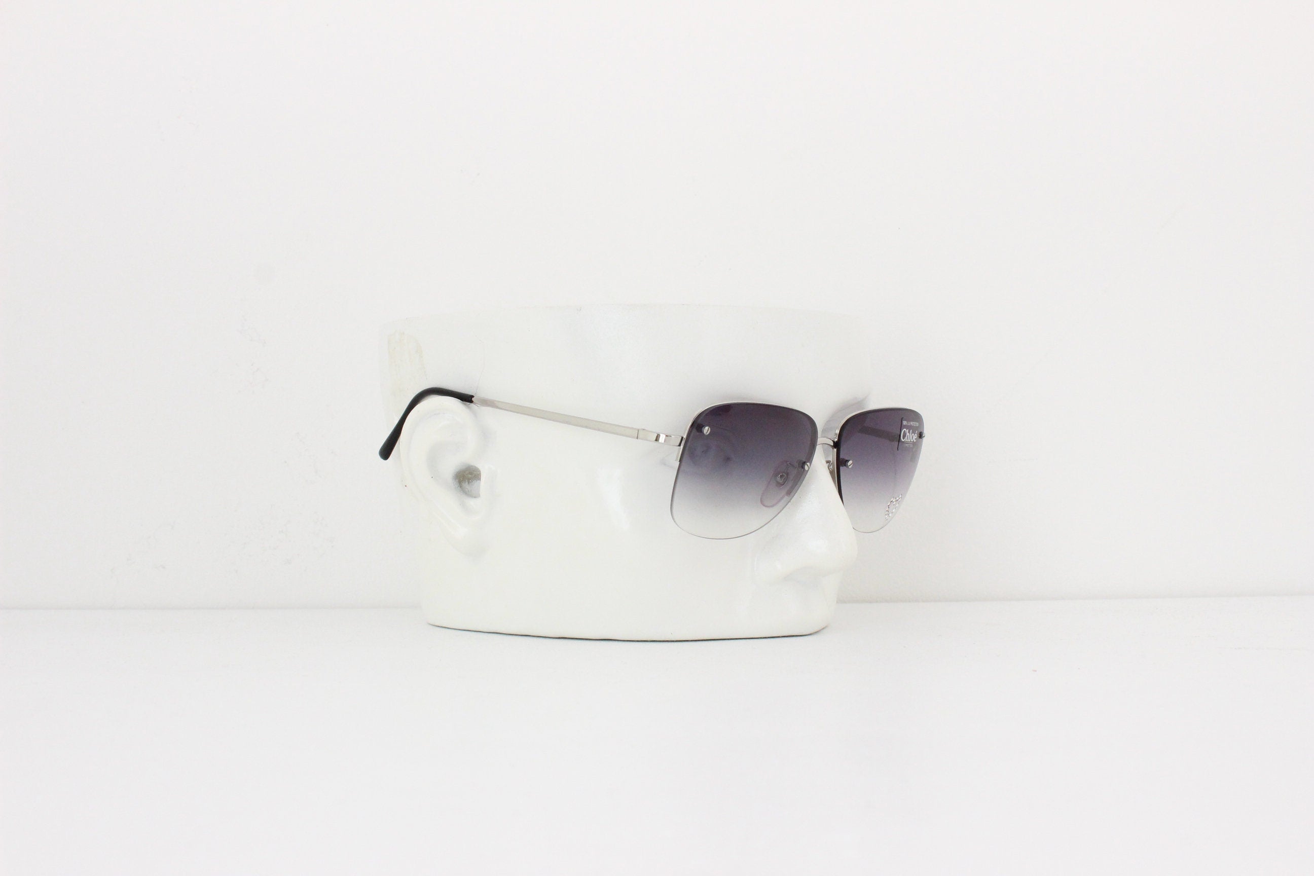 Y2K CHLOE Luxe Ombre Lens Sunglasses w/ Rhinestone Love Heart